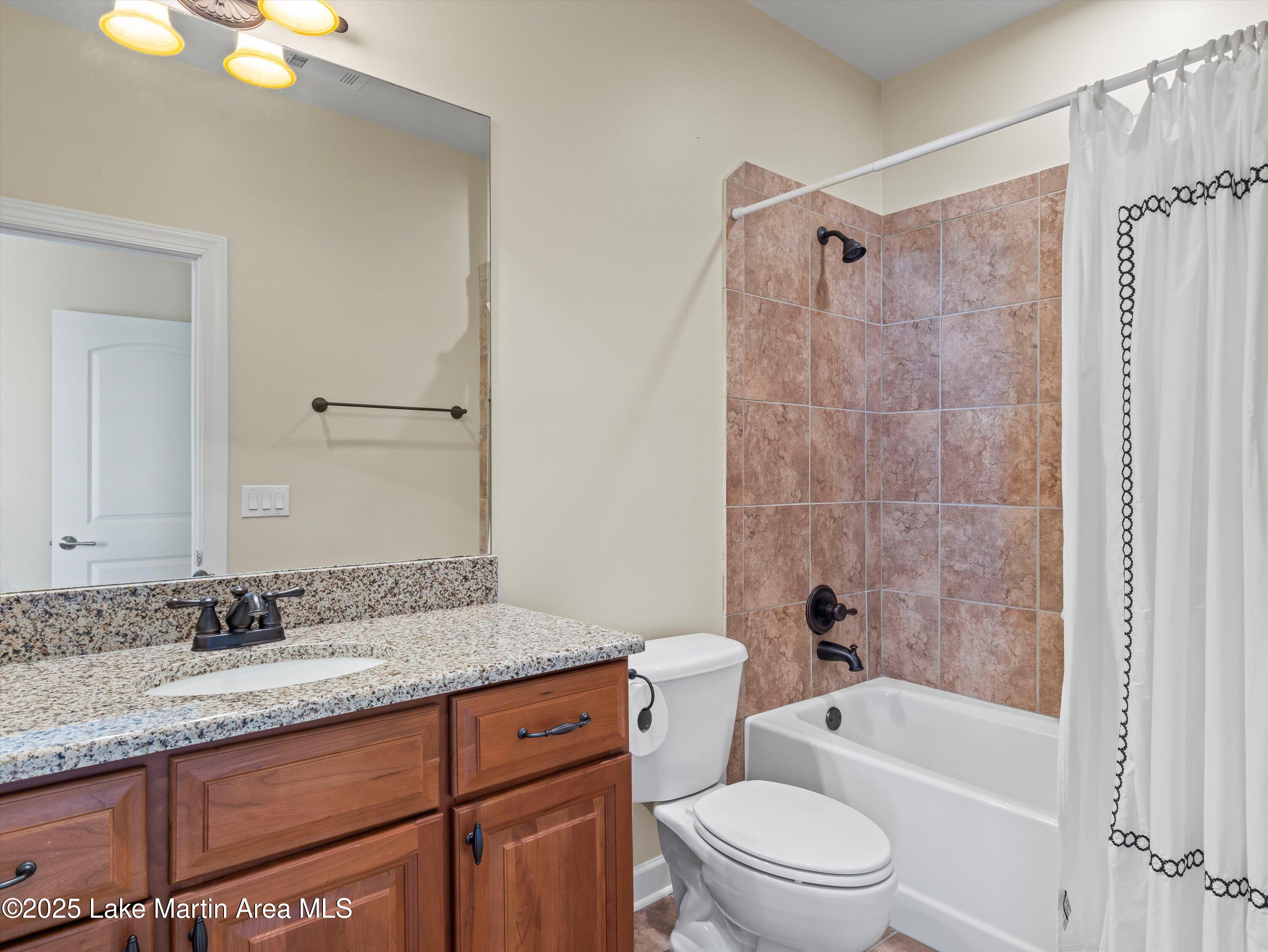 Alexander City, Alabama, 35010, United States, 6 Bedrooms Bedrooms, ,2 BathroomsBathrooms,Residential,Active,1990586