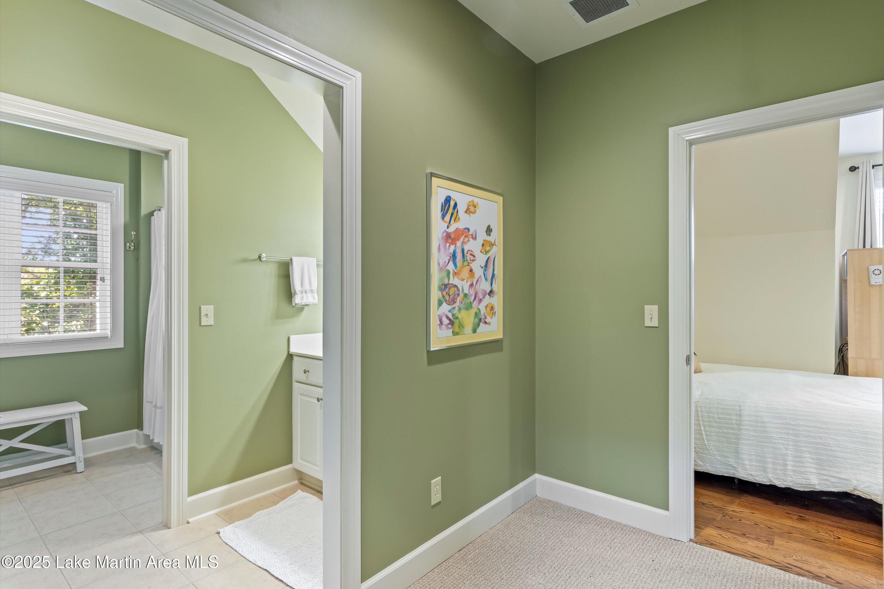 Alexander City, Alabama, 35010, United States, 6 Bedrooms Bedrooms, ,5 BathroomsBathrooms,Residential,Active,1953276