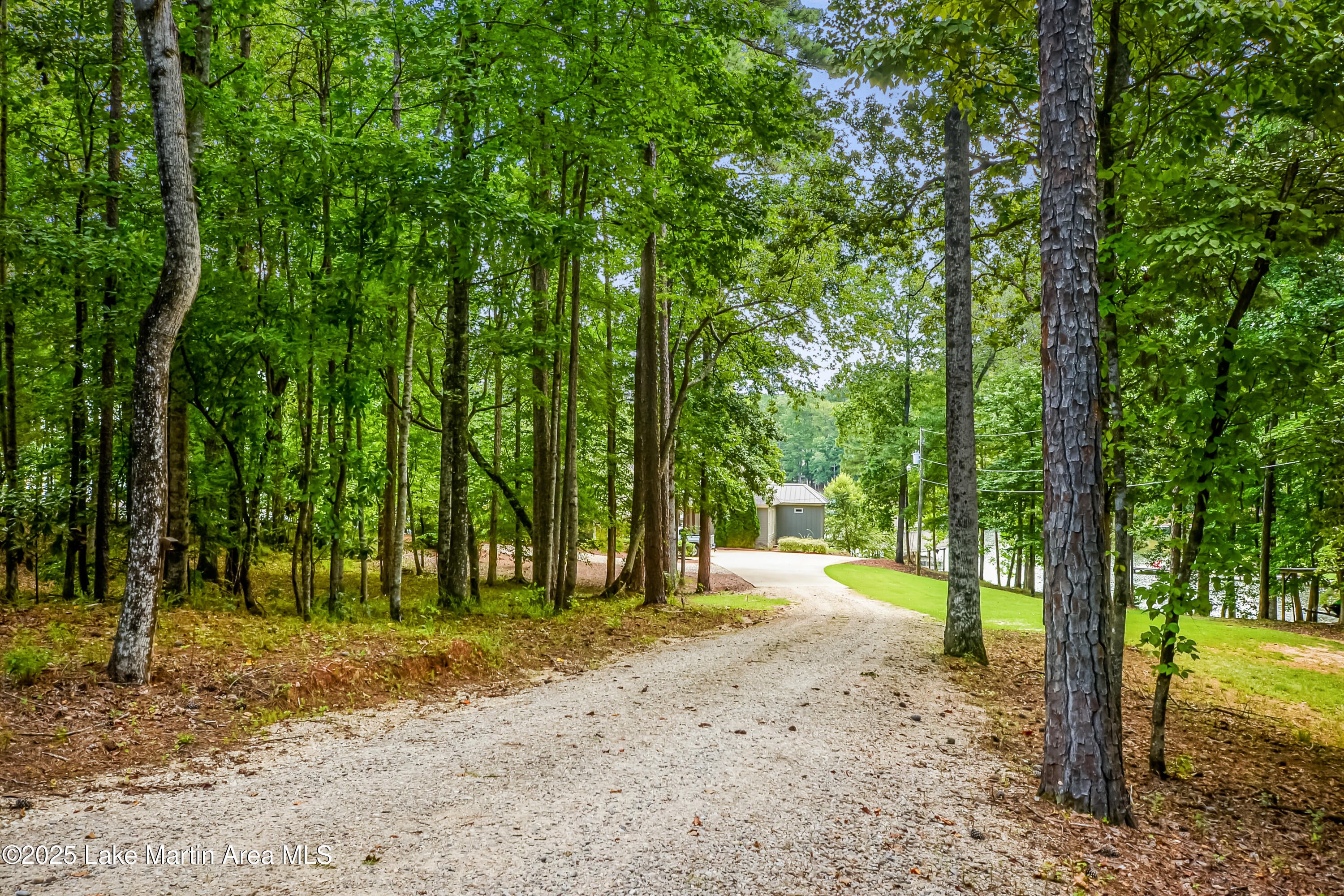 Dadeville, Alabama, 36853, United States, 5 Bedrooms Bedrooms, ,4 BathroomsBathrooms,Residential,Active,1898205