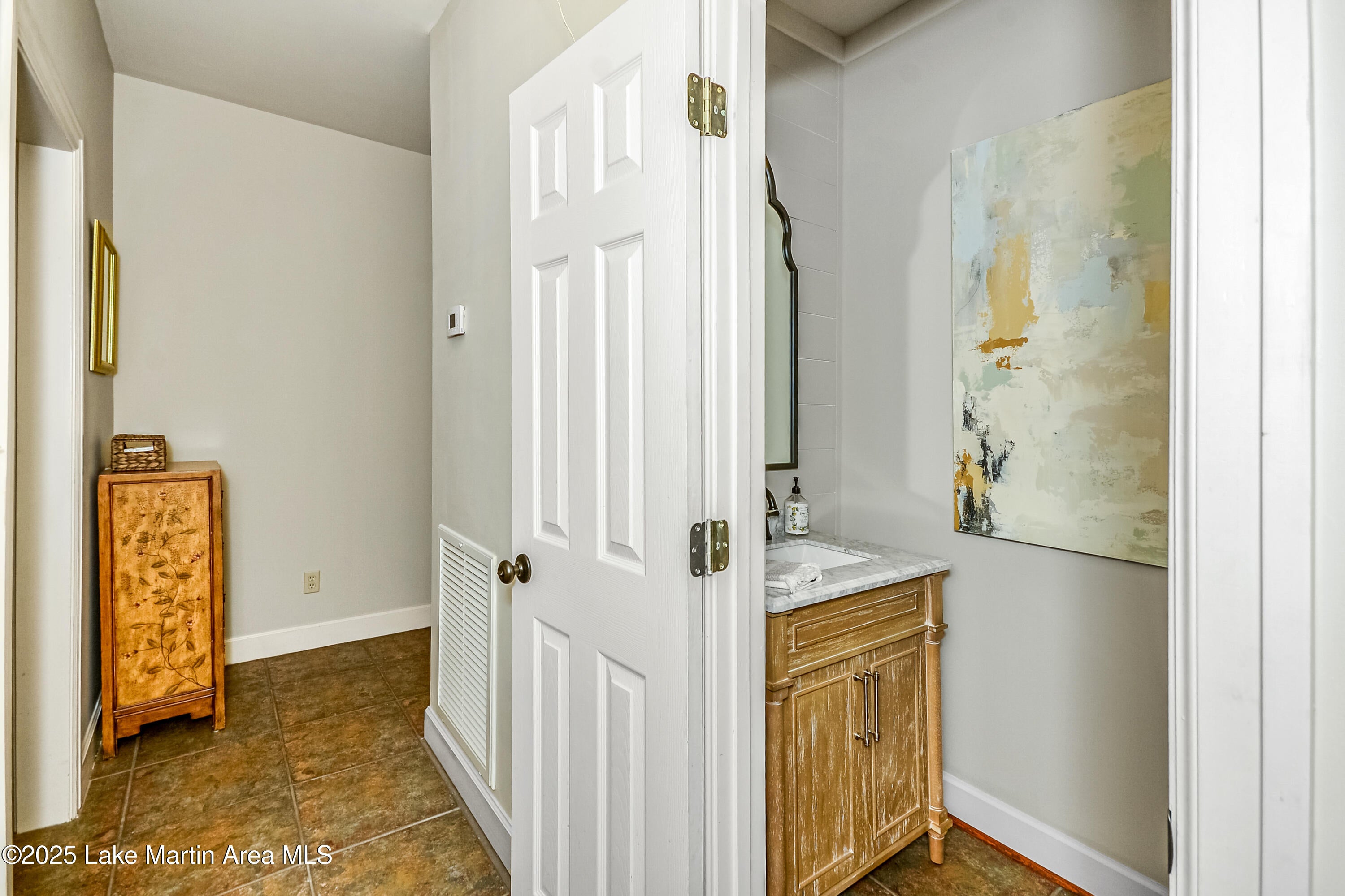 Dadeville, Alabama, 36853, United States, 5 Bedrooms Bedrooms, ,4 BathroomsBathrooms,Residential,Active,1898205