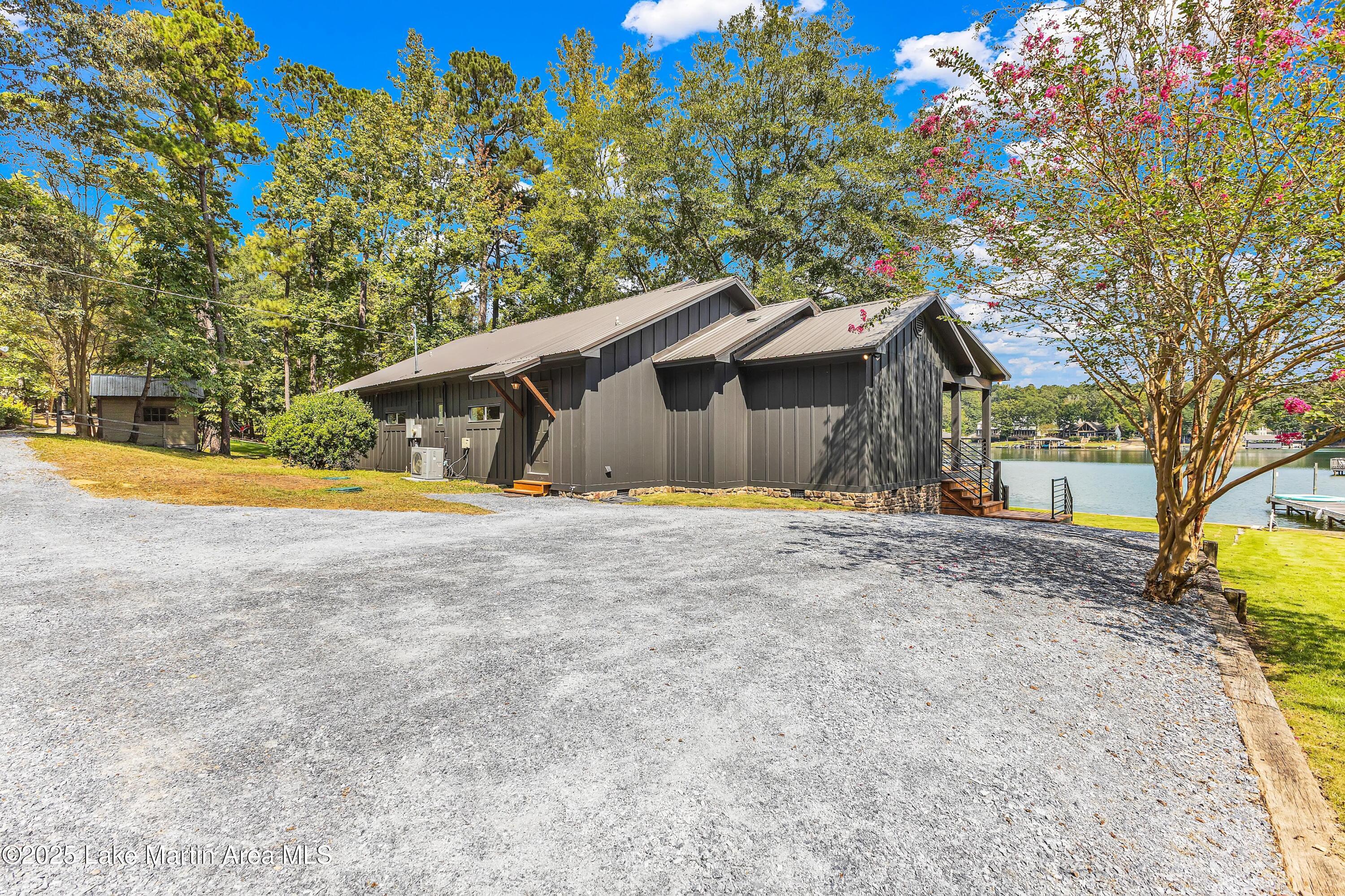Eclectic, Alabama, 36024, United States, 4 Bedrooms Bedrooms, ,3 BathroomsBathrooms,Residential,Active,1946326