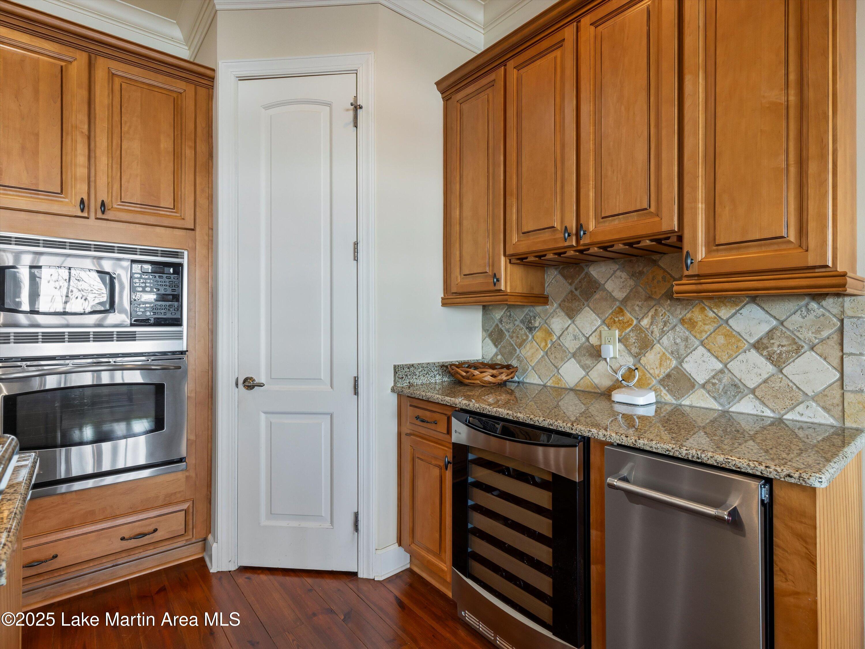 Alexander City, Alabama, 35010, United States, 6 Bedrooms Bedrooms, ,2 BathroomsBathrooms,Residential,Active,1990586