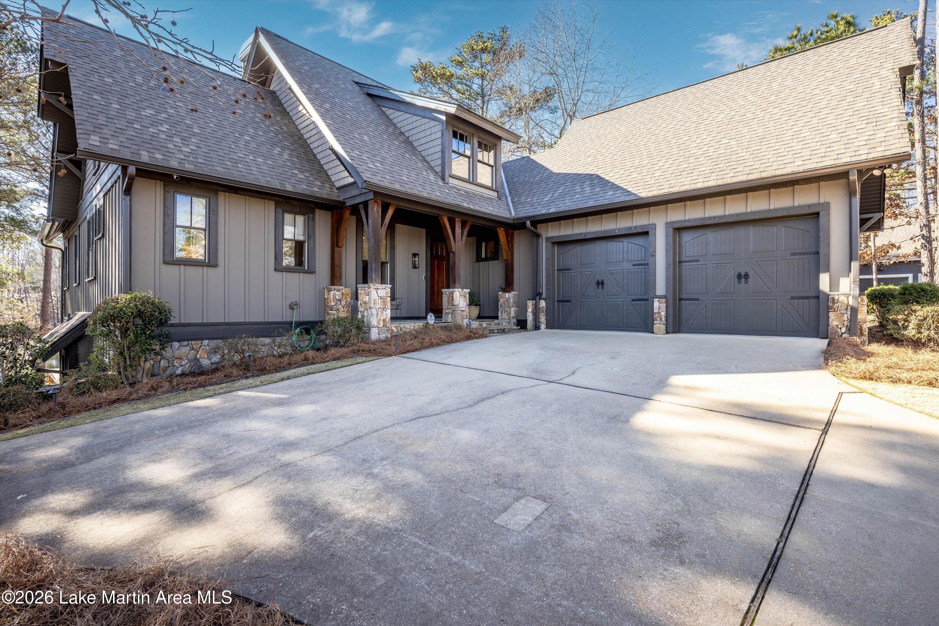 Alexander City, Alabama, 35010, United States, 4 Bedrooms Bedrooms, ,5 BathroomsBathrooms,Residential,Active,2011849