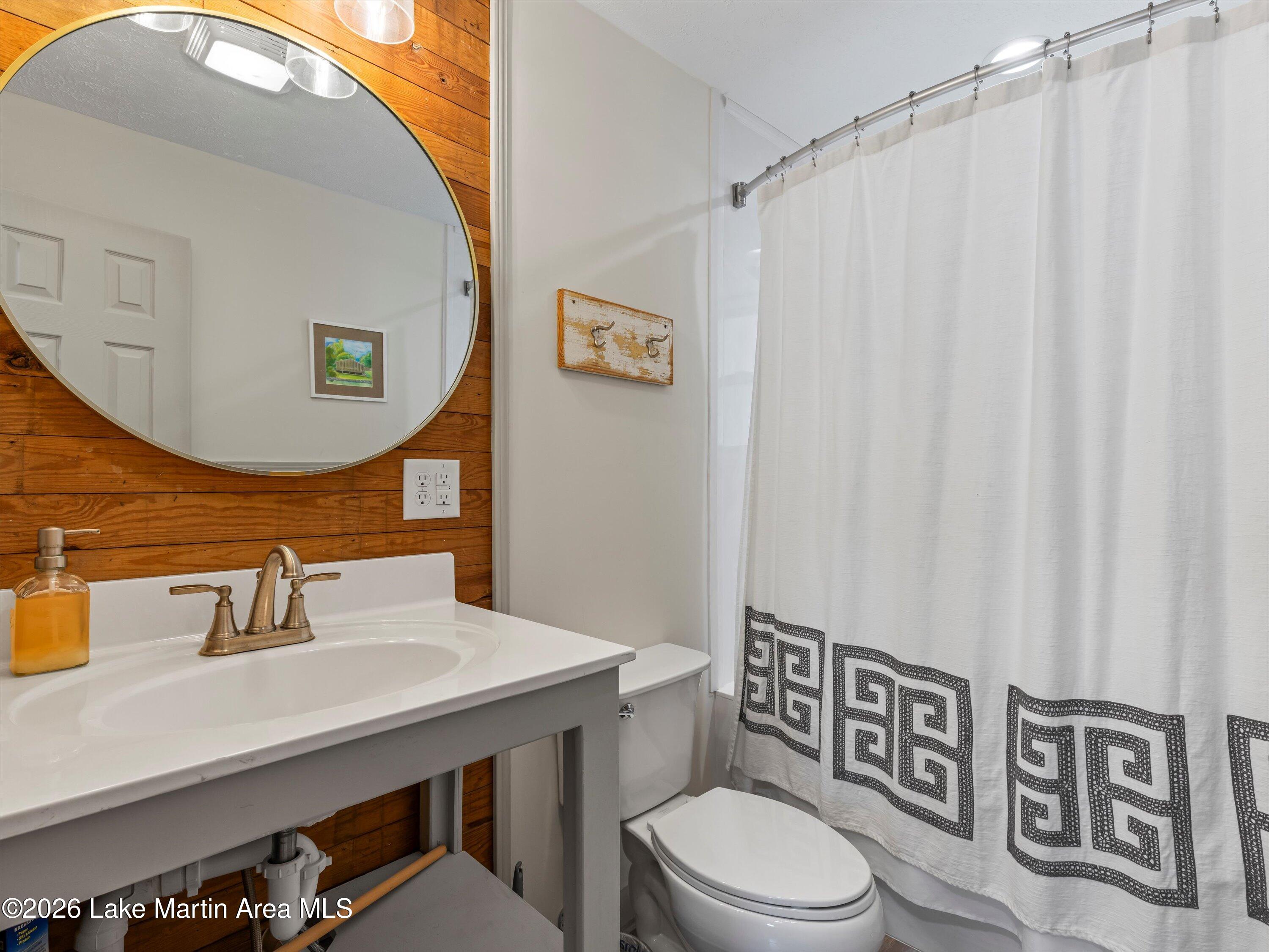 Jacksons Gap, Alabama, 36861, United States, 3 Bedrooms Bedrooms, ,2 BathroomsBathrooms,Residential,Active,2011451