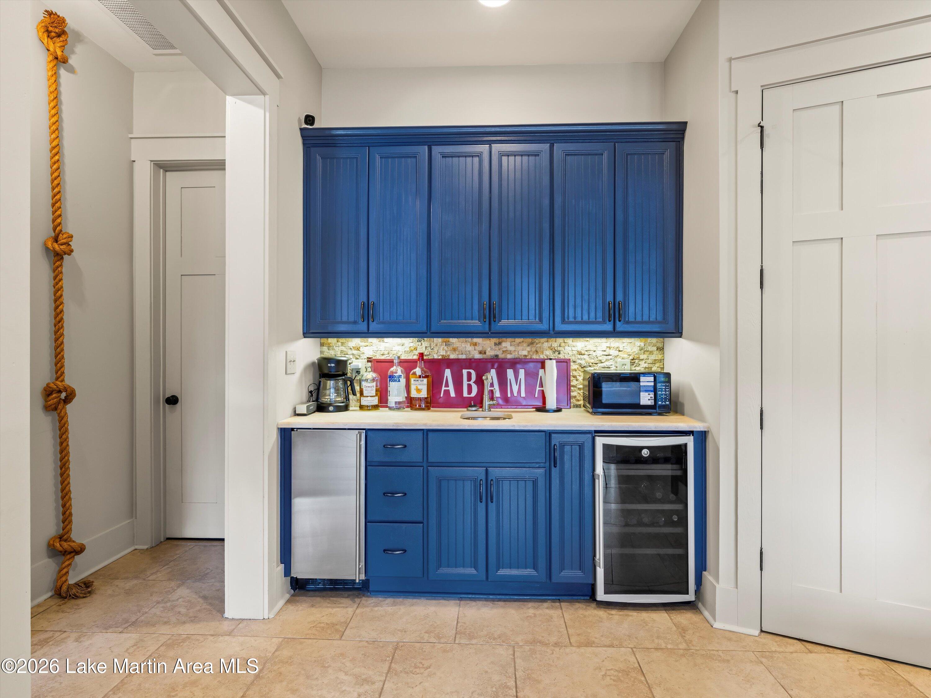 Alexander City, Alabama, 35010, United States, 4 Bedrooms Bedrooms, ,5 BathroomsBathrooms,Residential,Active,2011849