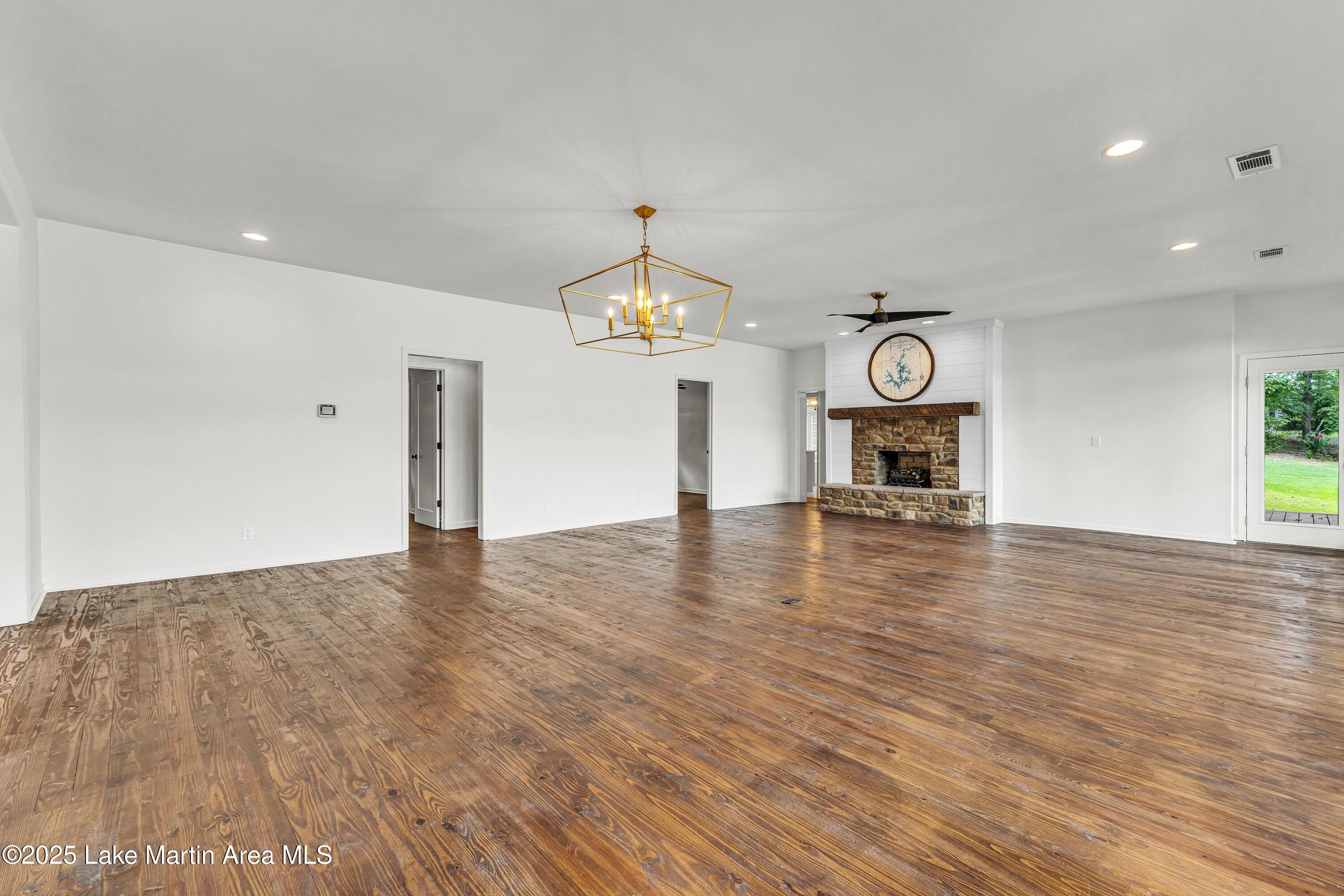 Eclectic, Alabama, 36024, United States, 4 Bedrooms Bedrooms, ,3 BathroomsBathrooms,Residential,Active,1946326