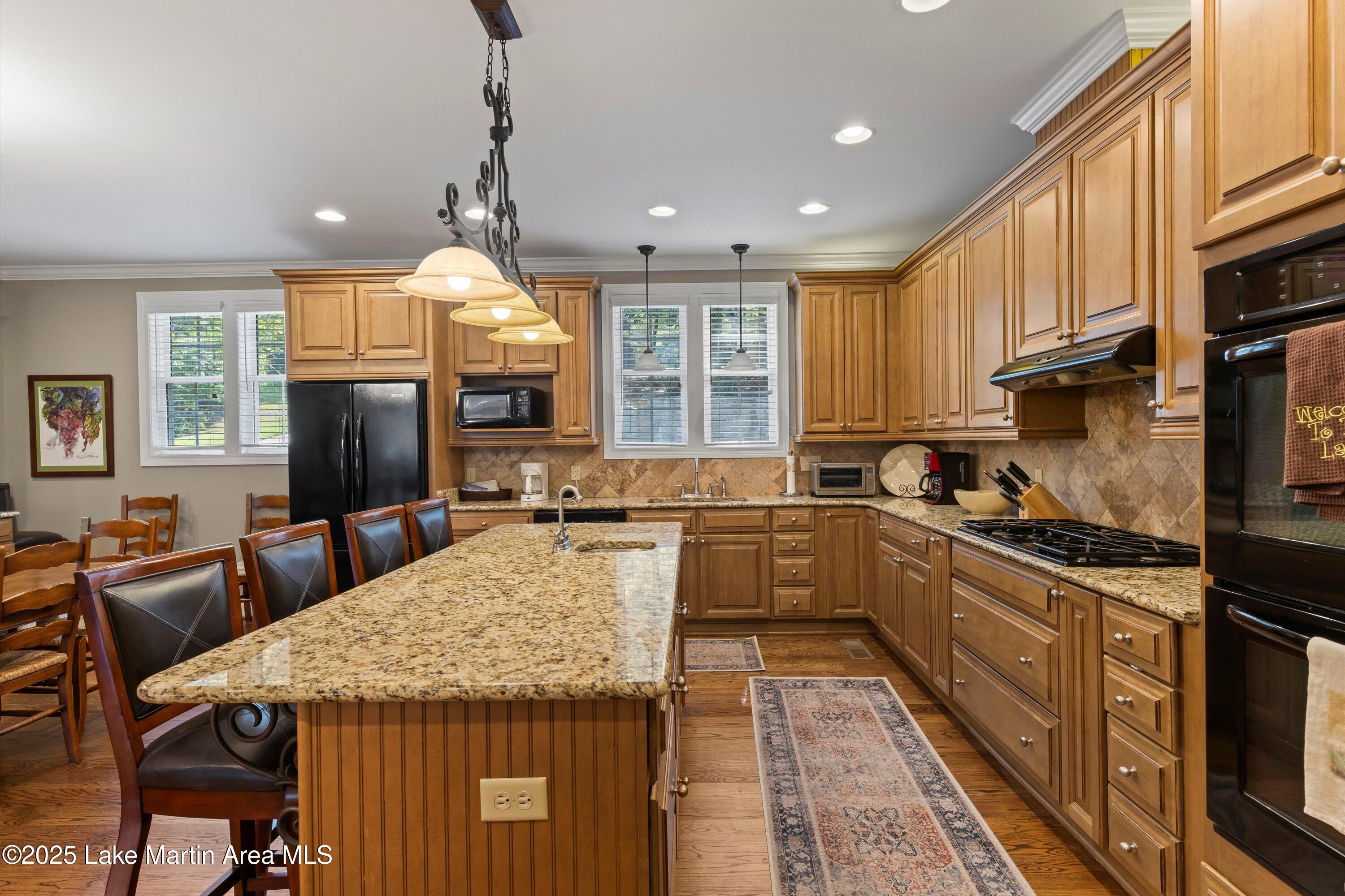 Alexander City, Alabama, 35010, United States, 6 Bedrooms Bedrooms, ,5 BathroomsBathrooms,Residential,Active,1953276