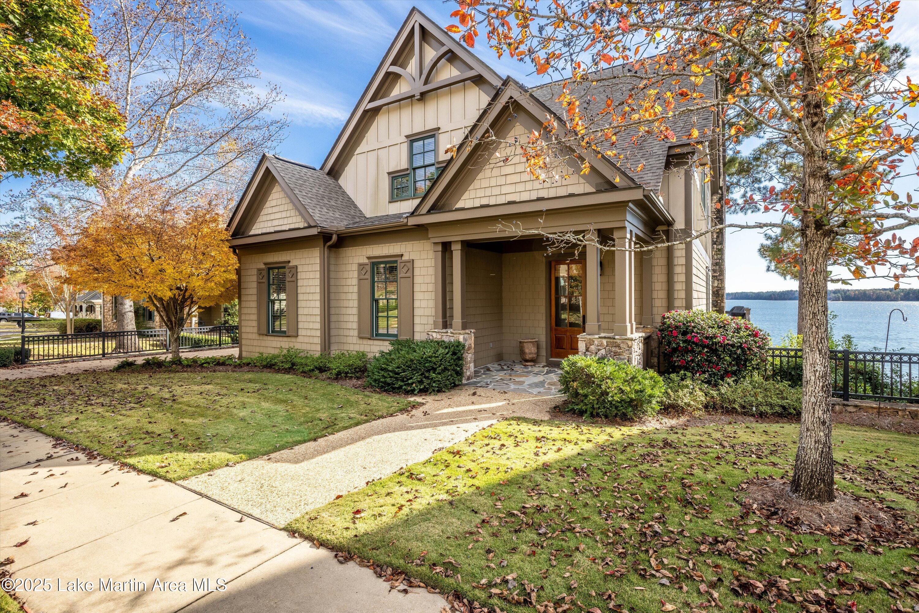 Alexander City, Alabama, 35010, United States, 6 Bedrooms Bedrooms, ,2 BathroomsBathrooms,Residential,Active,1990586