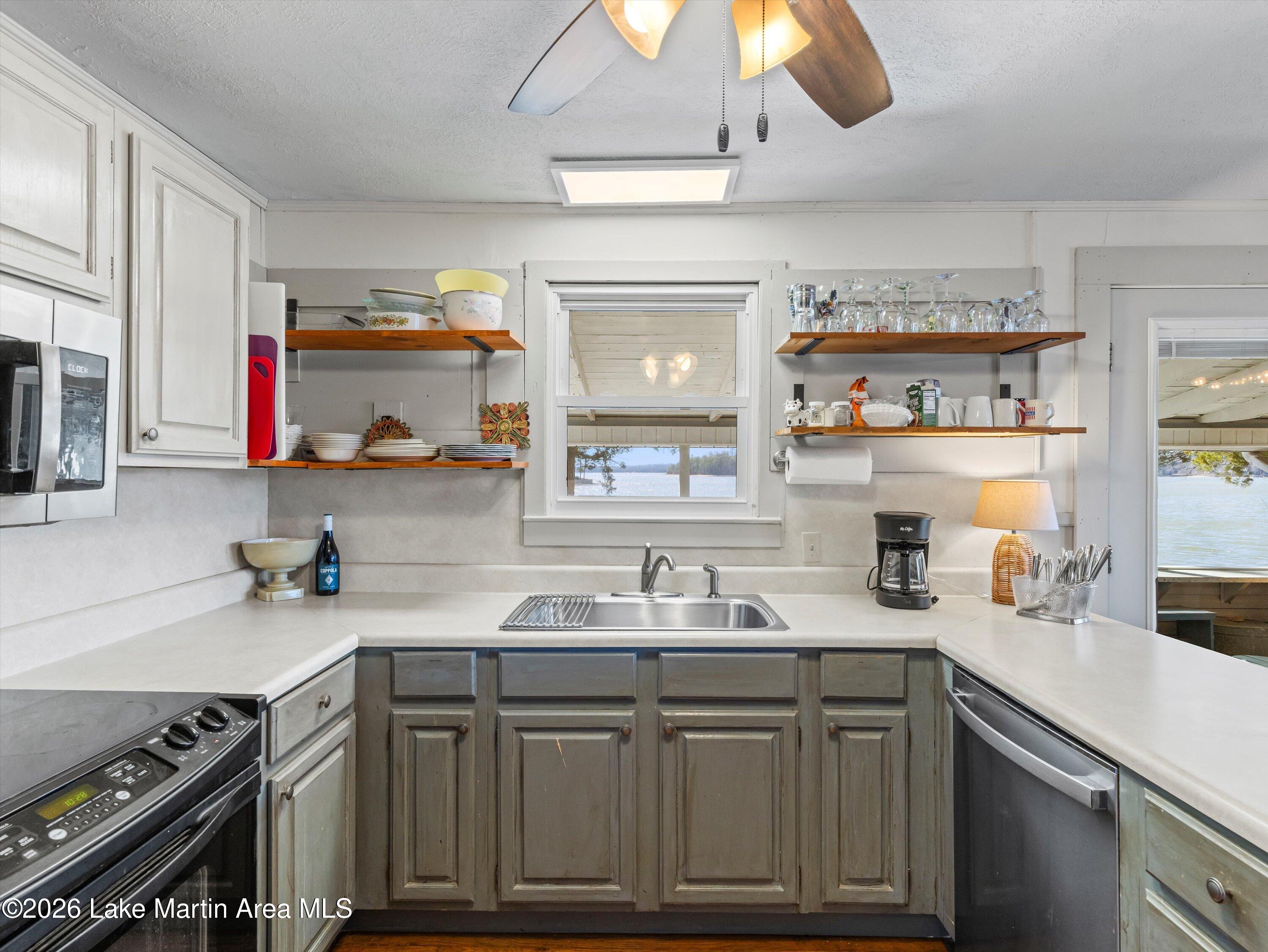 Jacksons Gap, Alabama, 36861, United States, 3 Bedrooms Bedrooms, ,2 BathroomsBathrooms,Residential,Active,2011451