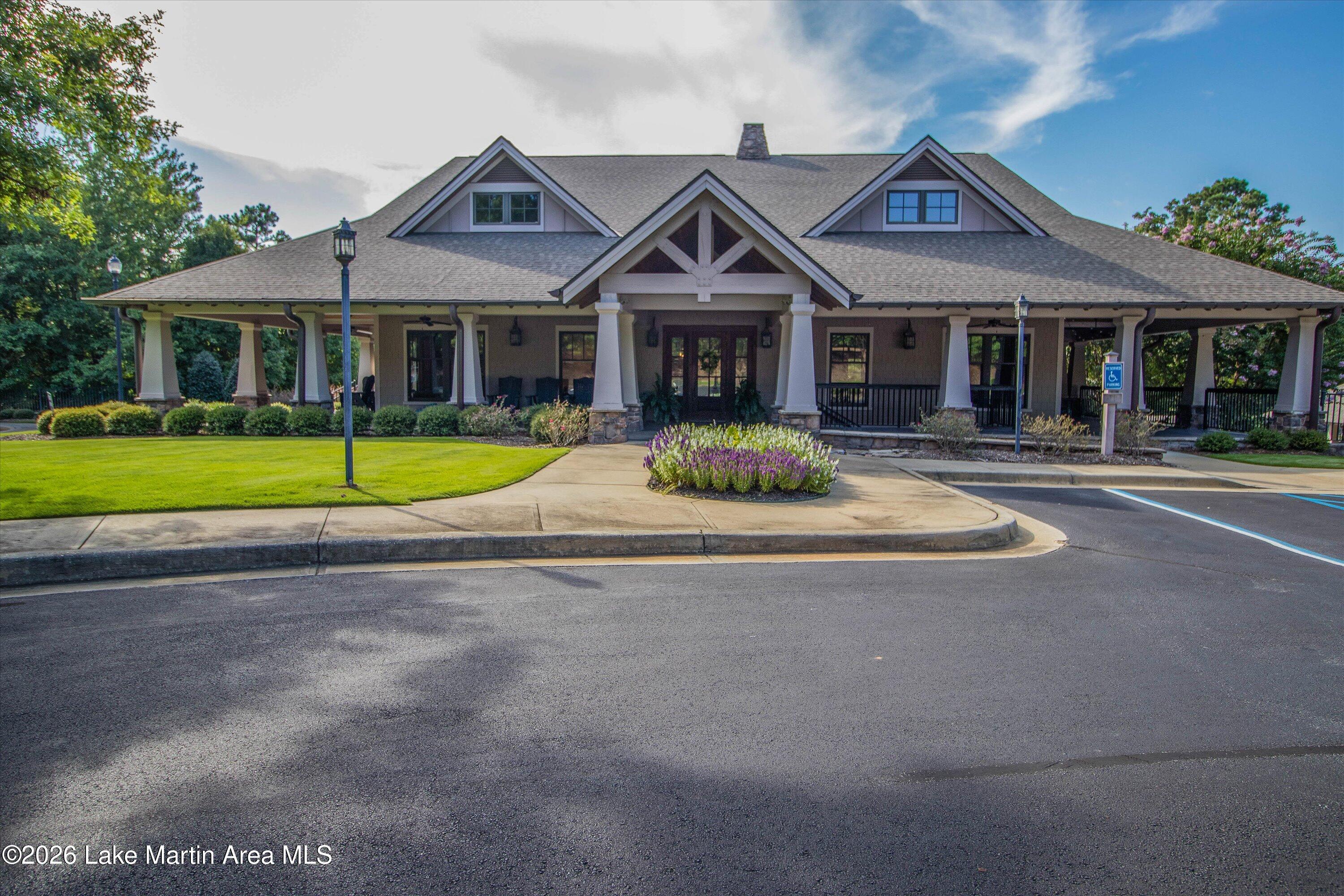 Alexander City, Alabama, 35010, United States, 4 Bedrooms Bedrooms, ,5 BathroomsBathrooms,Residential,Active,2011849