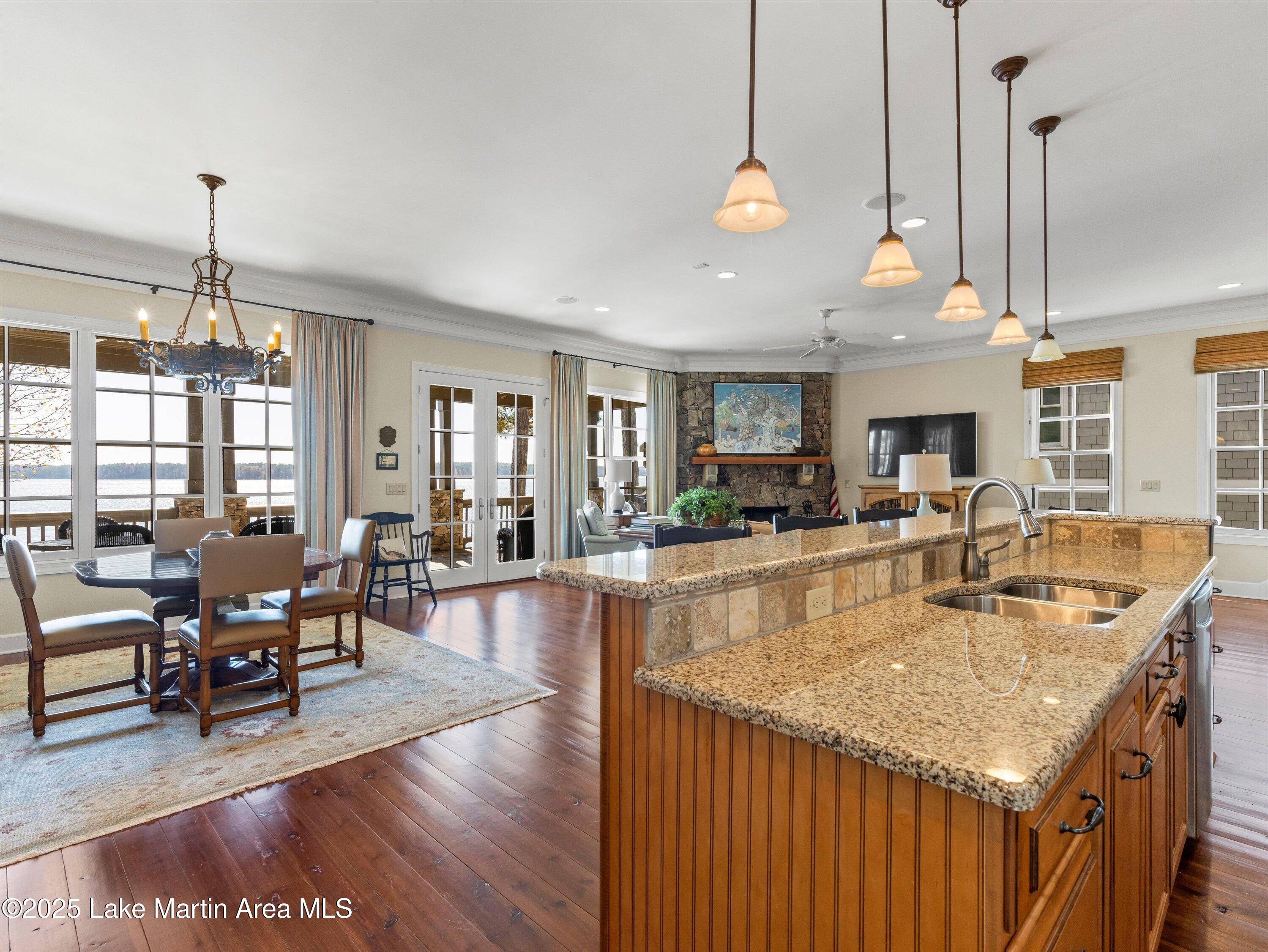 Alexander City, Alabama, 35010, United States, 6 Bedrooms Bedrooms, ,2 BathroomsBathrooms,Residential,Active,1990586