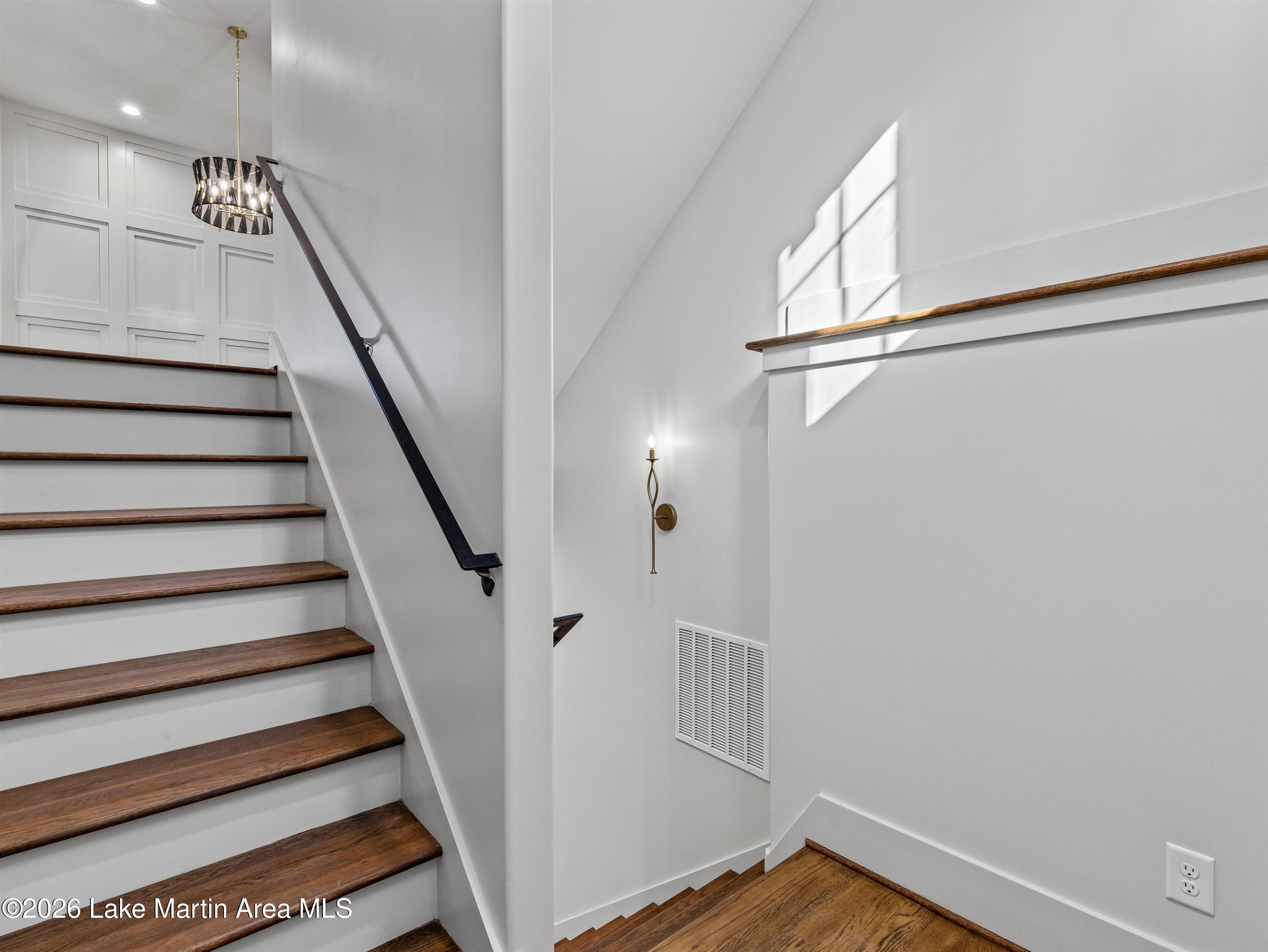 Jacksons Gap, Alabama, 36861, United States, 4 Bedrooms Bedrooms, ,4 BathroomsBathrooms,Residential,Active,2006838