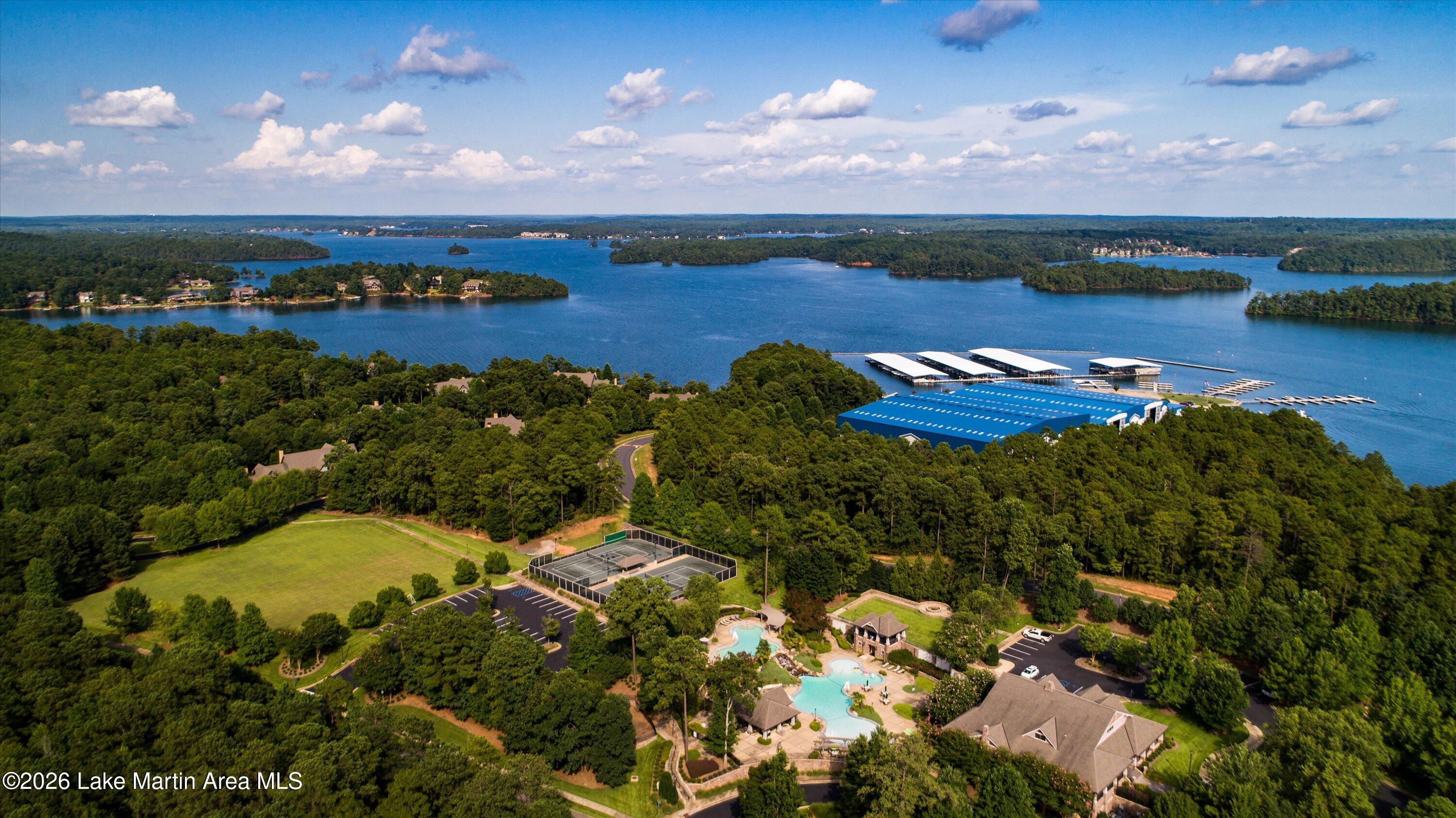 Alexander City, Alabama, 35010, United States, 4 Bedrooms Bedrooms, ,5 BathroomsBathrooms,Residential,Active,2011849