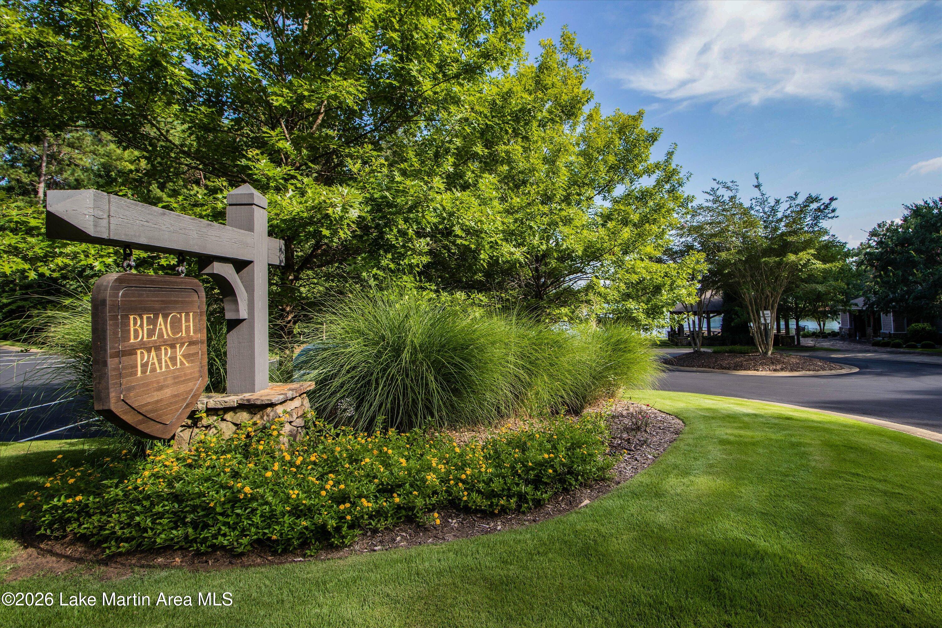 Alexander City, Alabama, 35010, United States, 4 Bedrooms Bedrooms, ,5 BathroomsBathrooms,Residential,Active,2011849