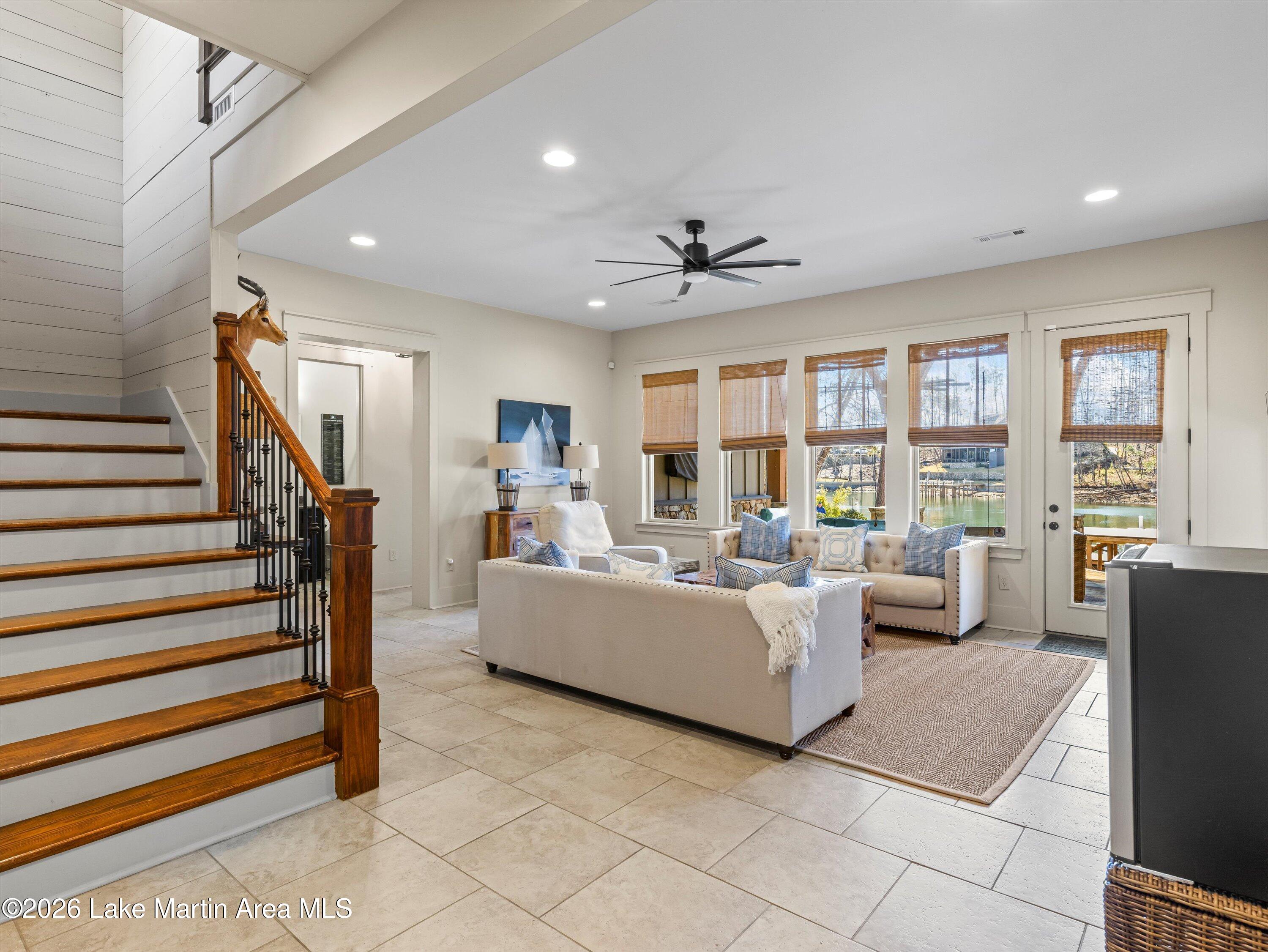 Alexander City, Alabama, 35010, United States, 4 Bedrooms Bedrooms, ,5 BathroomsBathrooms,Residential,Active,2011849