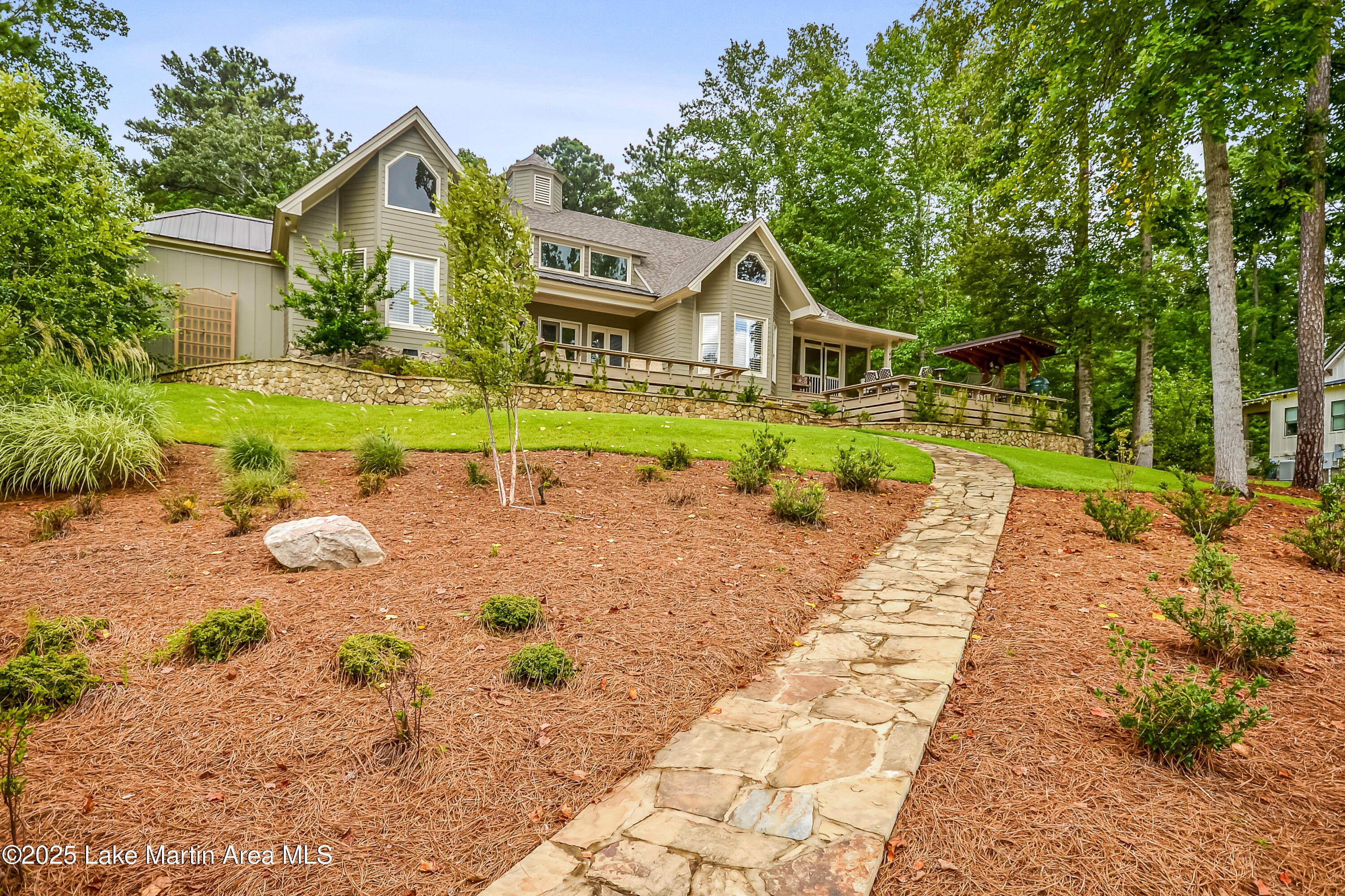 Dadeville, Alabama, 36853, United States, 5 Bedrooms Bedrooms, ,4 BathroomsBathrooms,Residential,Active,1898205