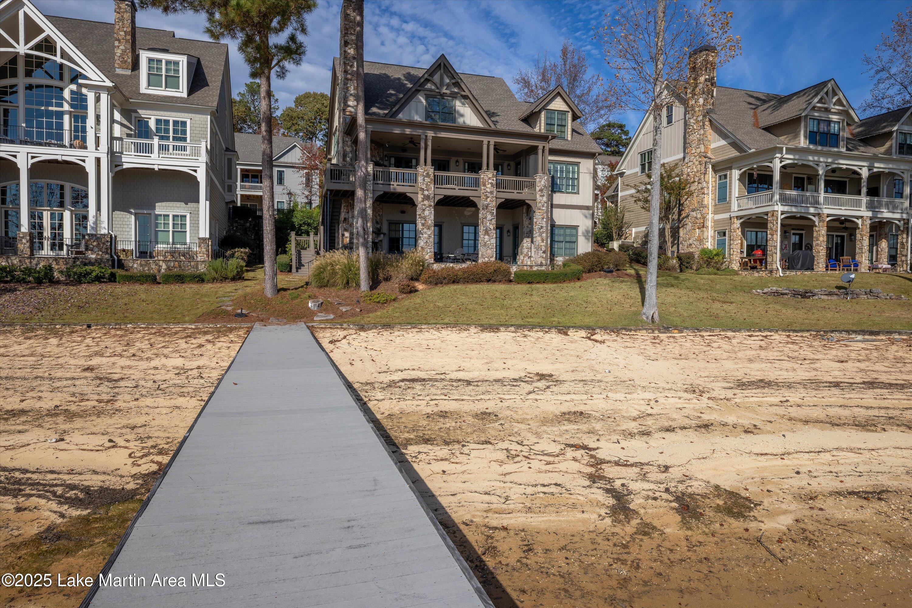 Alexander City, Alabama, 35010, United States, 6 Bedrooms Bedrooms, ,2 BathroomsBathrooms,Residential,Active,1990586