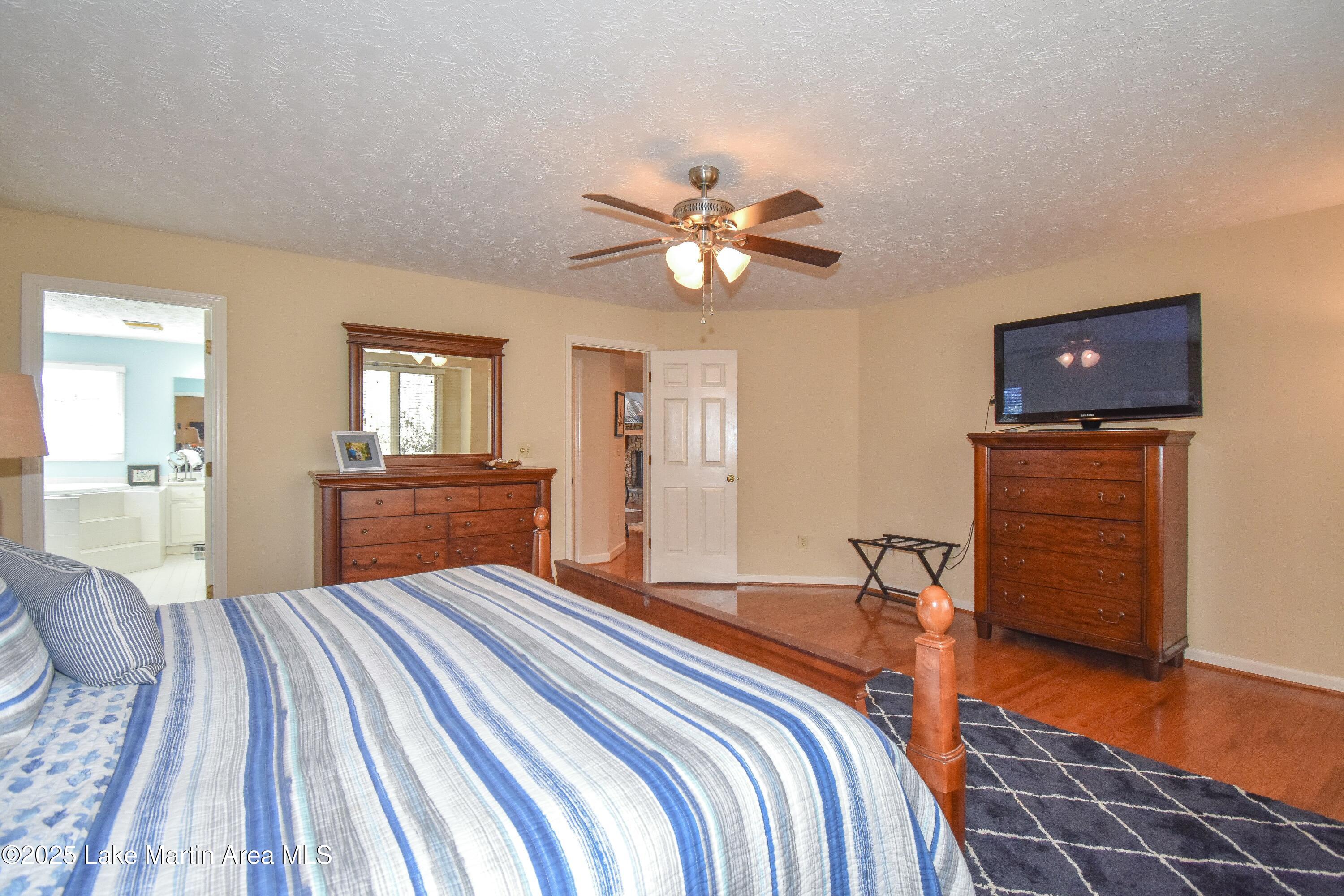 Jacksons Gap, Alabama, 36861, United States, ,5 BathroomsBathrooms,Residential,Active,1770190