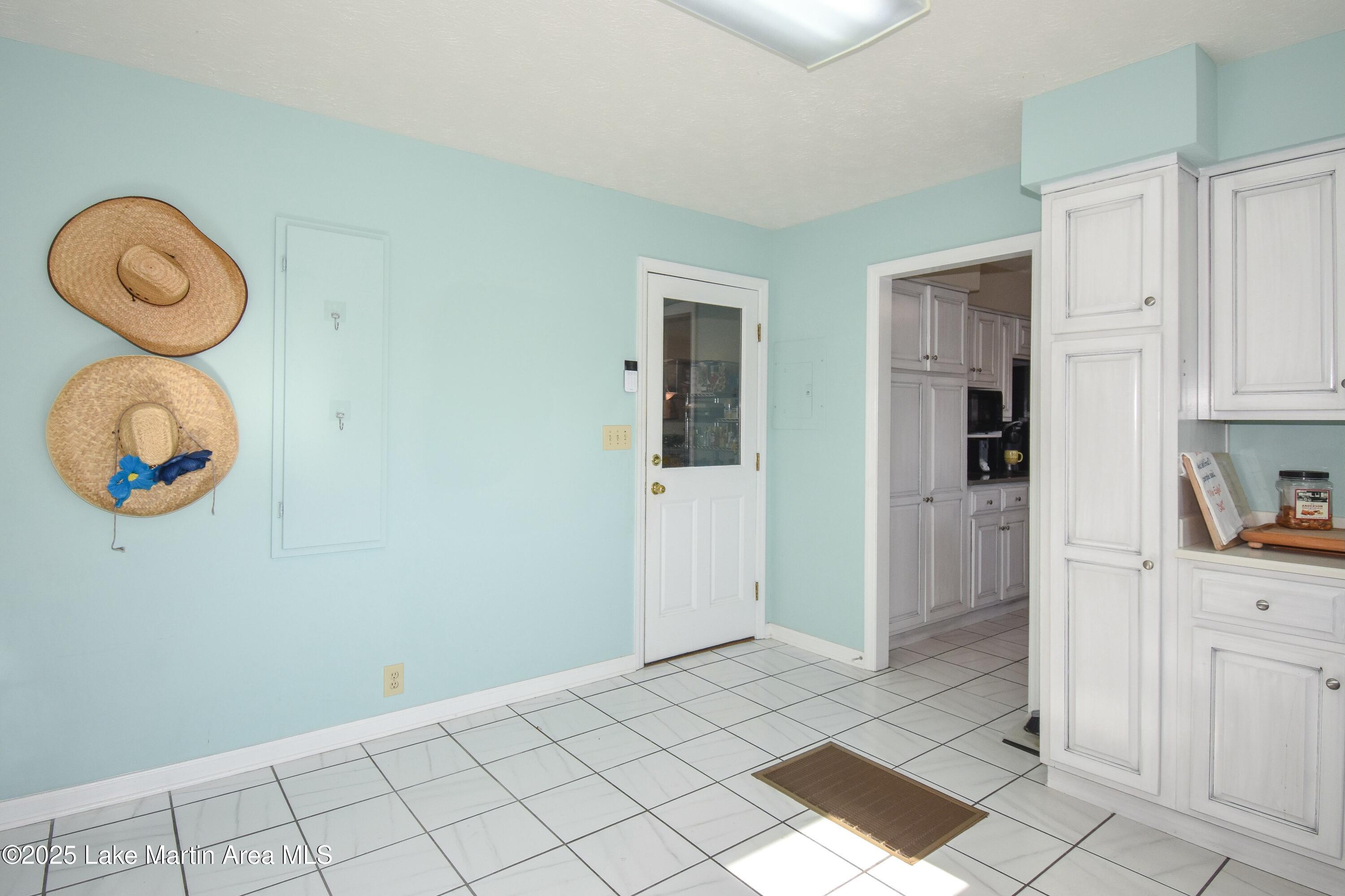 Jacksons Gap, Alabama, 36861, United States, ,5 BathroomsBathrooms,Residential,Active,1770190