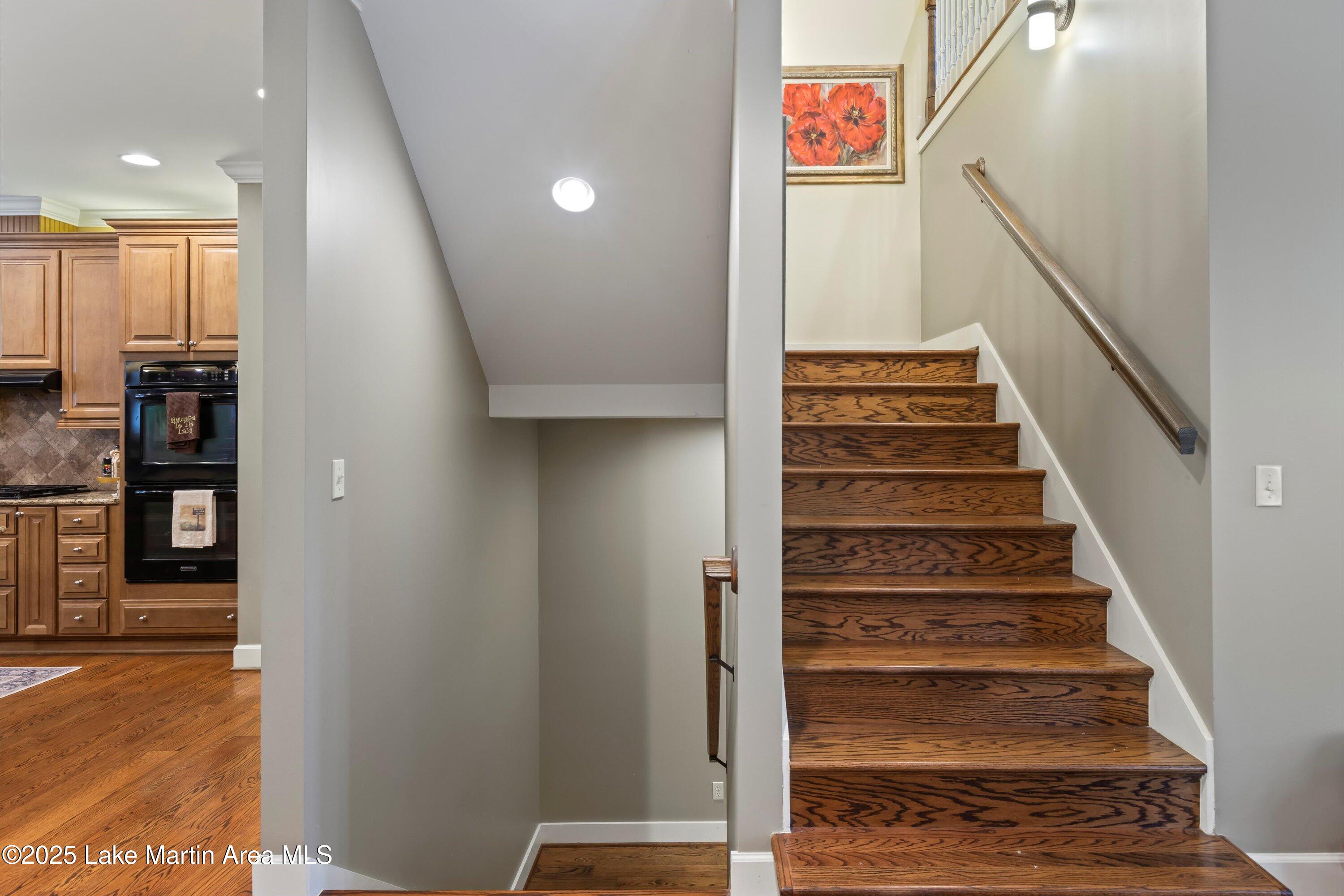 Alexander City, Alabama, 35010, United States, 6 Bedrooms Bedrooms, ,5 BathroomsBathrooms,Residential,Active,1953276