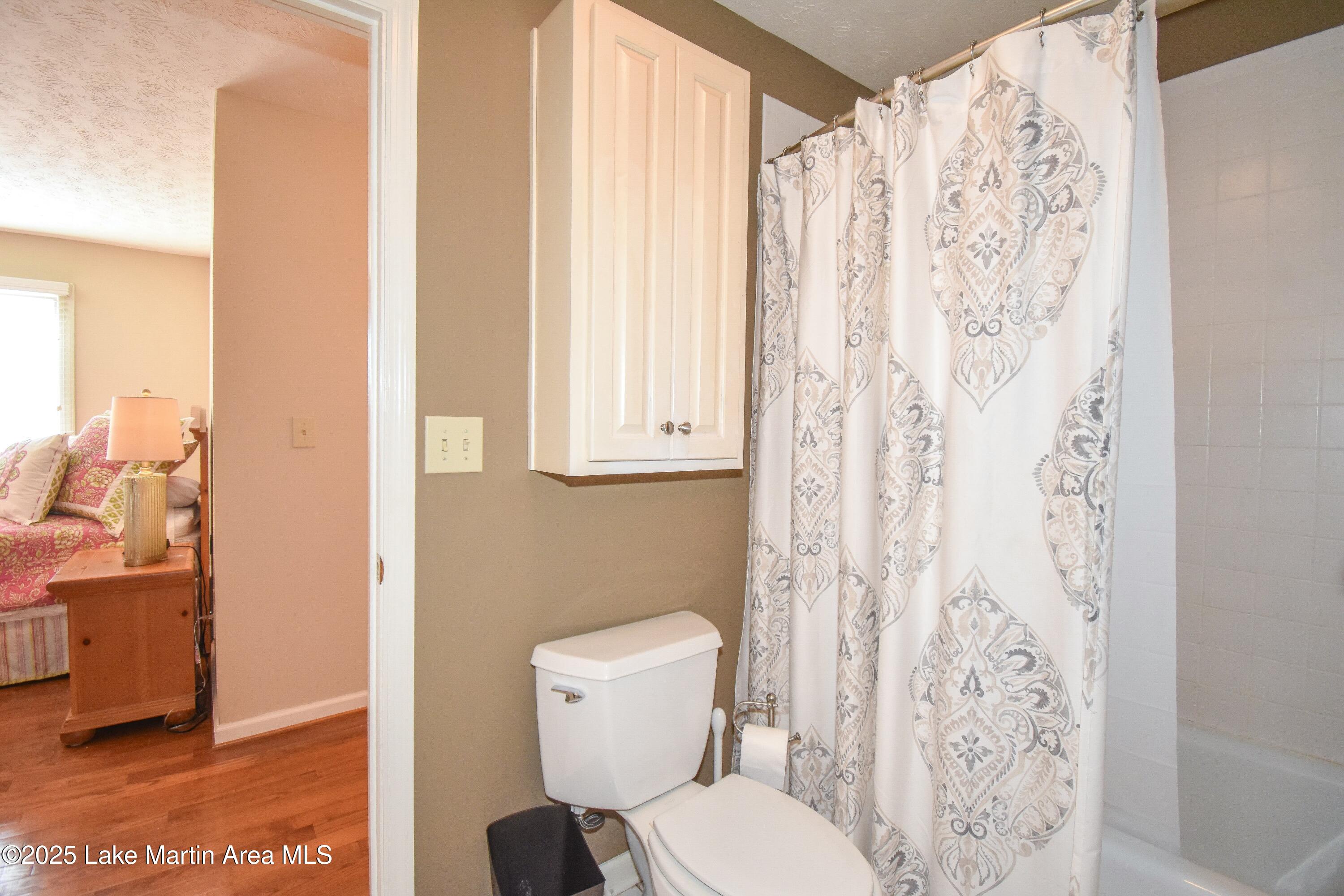 Jacksons Gap, Alabama, 36861, United States, ,5 BathroomsBathrooms,Residential,Active,1770190