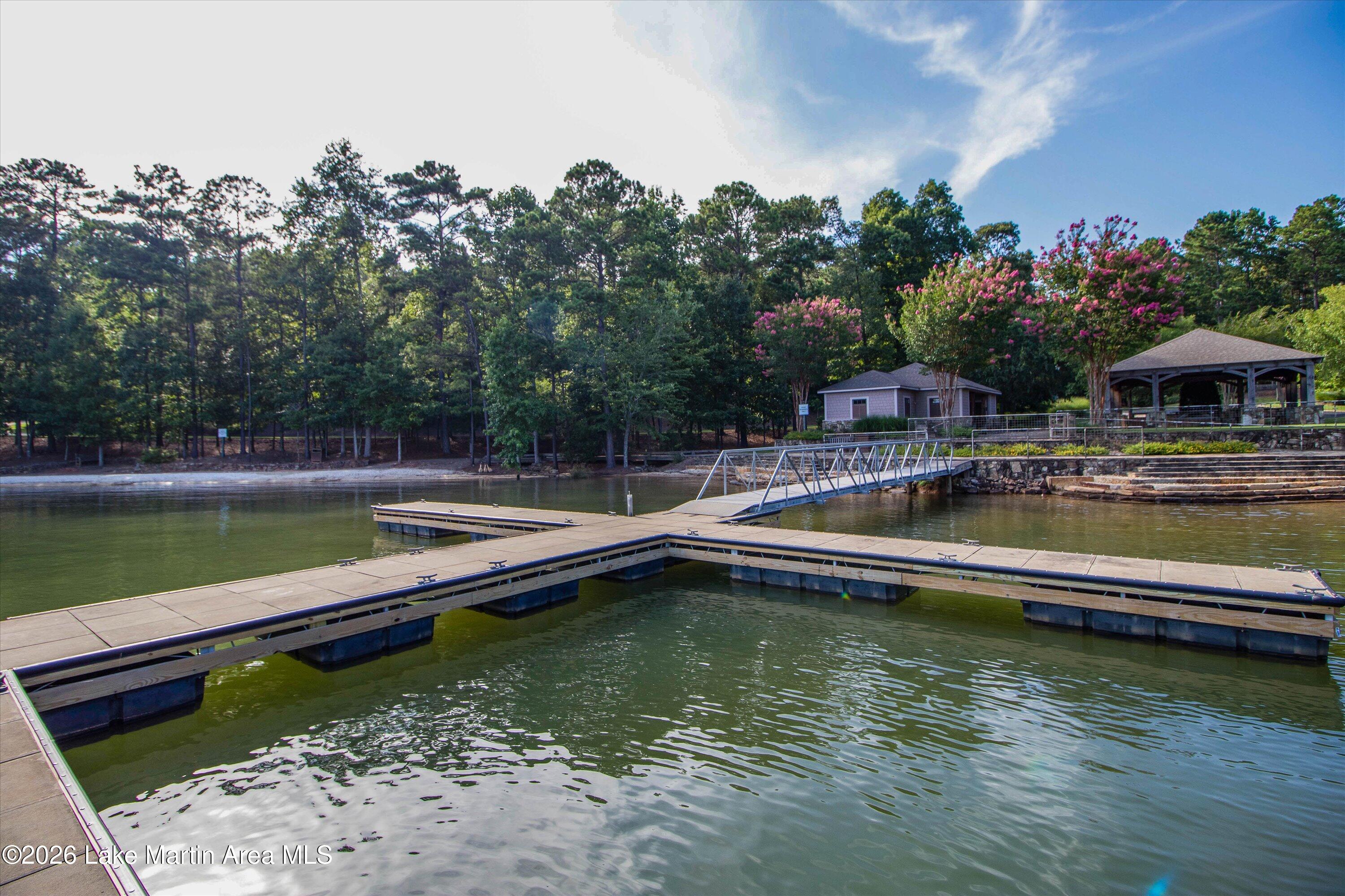 Alexander City, Alabama, 35010, United States, 4 Bedrooms Bedrooms, ,5 BathroomsBathrooms,Residential,Active,2011849