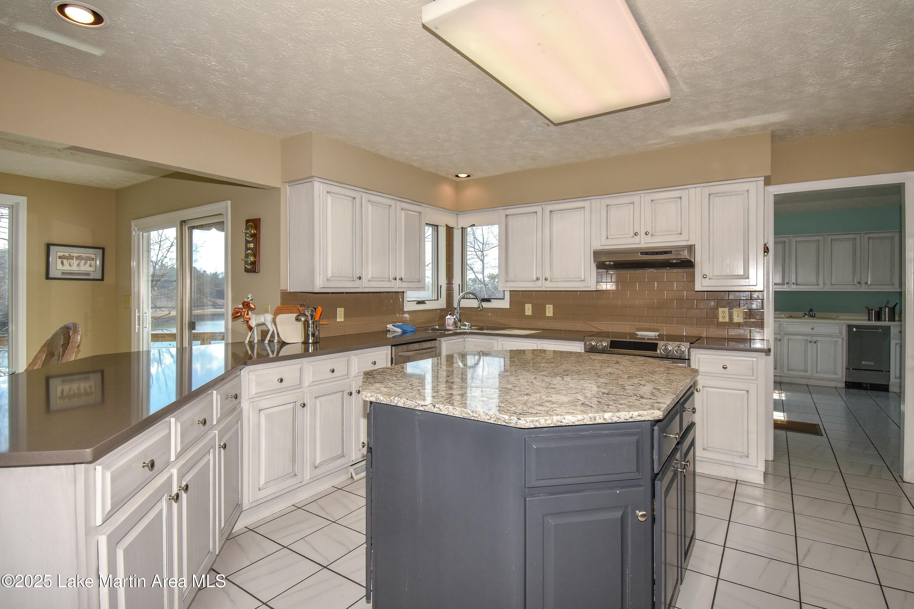 Jacksons Gap, Alabama, 36861, United States, ,5 BathroomsBathrooms,Residential,Active,1770190