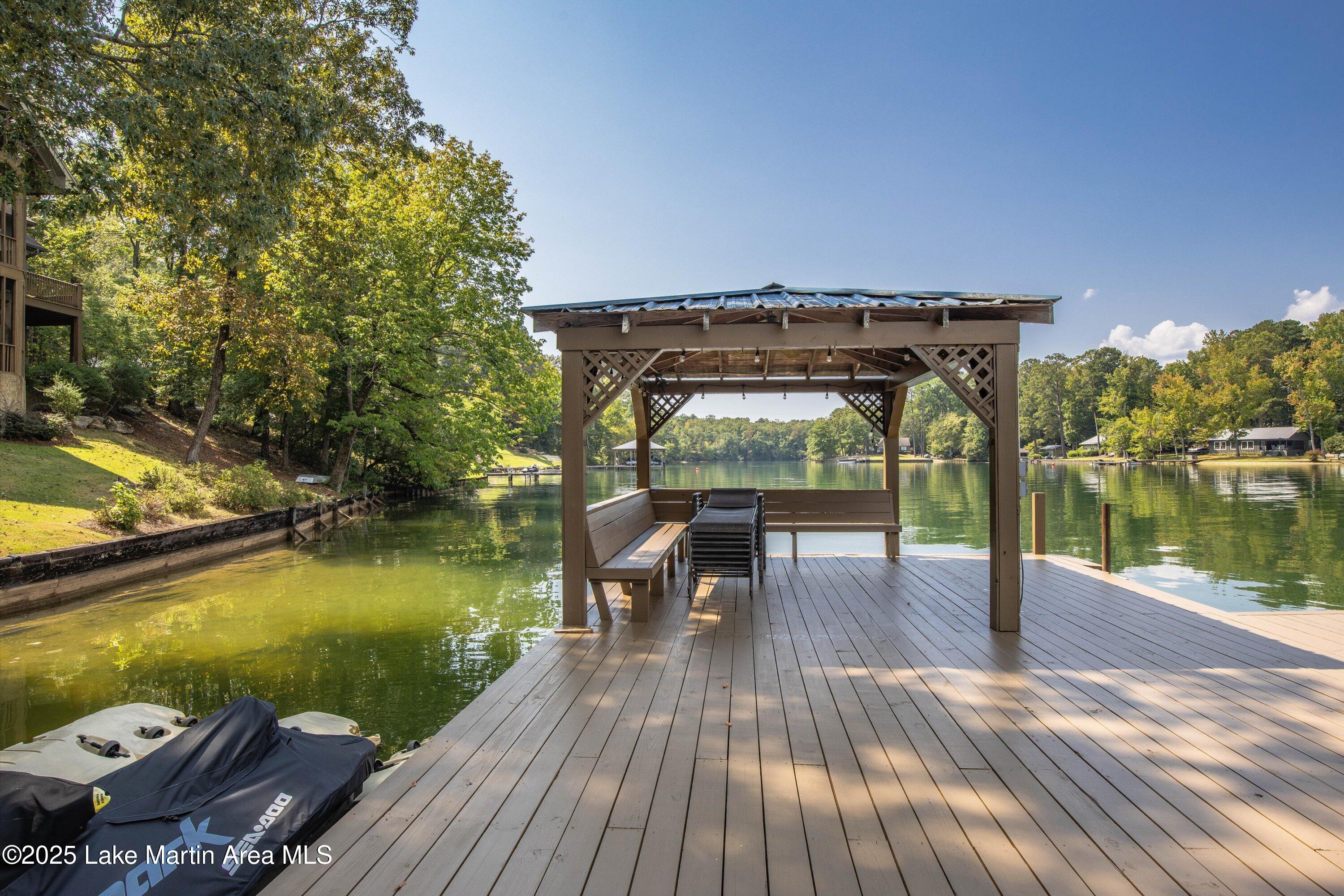 Alexander City, Alabama, 35010, United States, 6 Bedrooms Bedrooms, ,5 BathroomsBathrooms,Residential,Active,1953276
