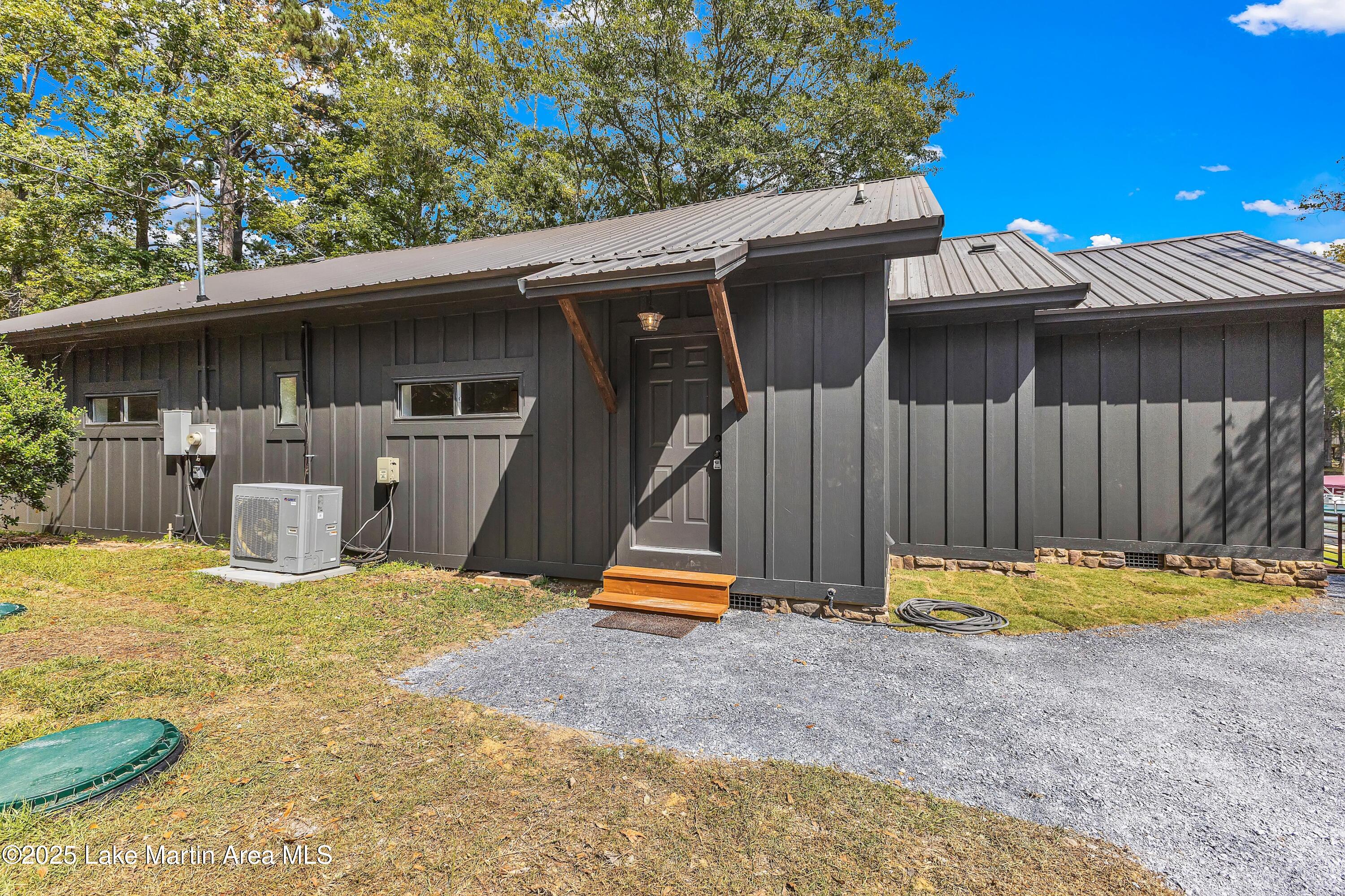 Eclectic, Alabama, 36024, United States, 4 Bedrooms Bedrooms, ,3 BathroomsBathrooms,Residential,Active,1946326
