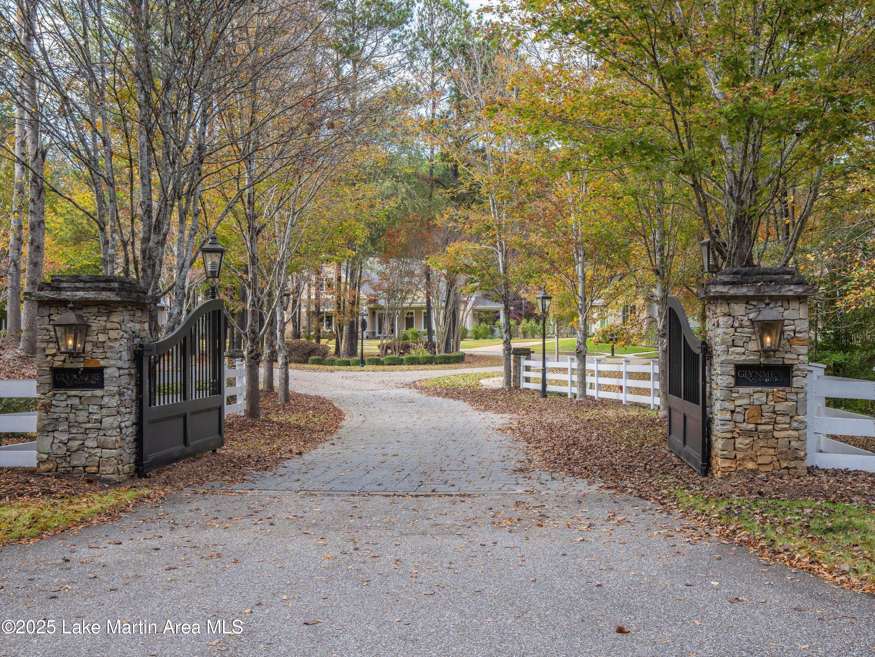 Alexander City, Alabama, 35010, United States, 6 Bedrooms Bedrooms, ,2 BathroomsBathrooms,Residential,Active,1990586