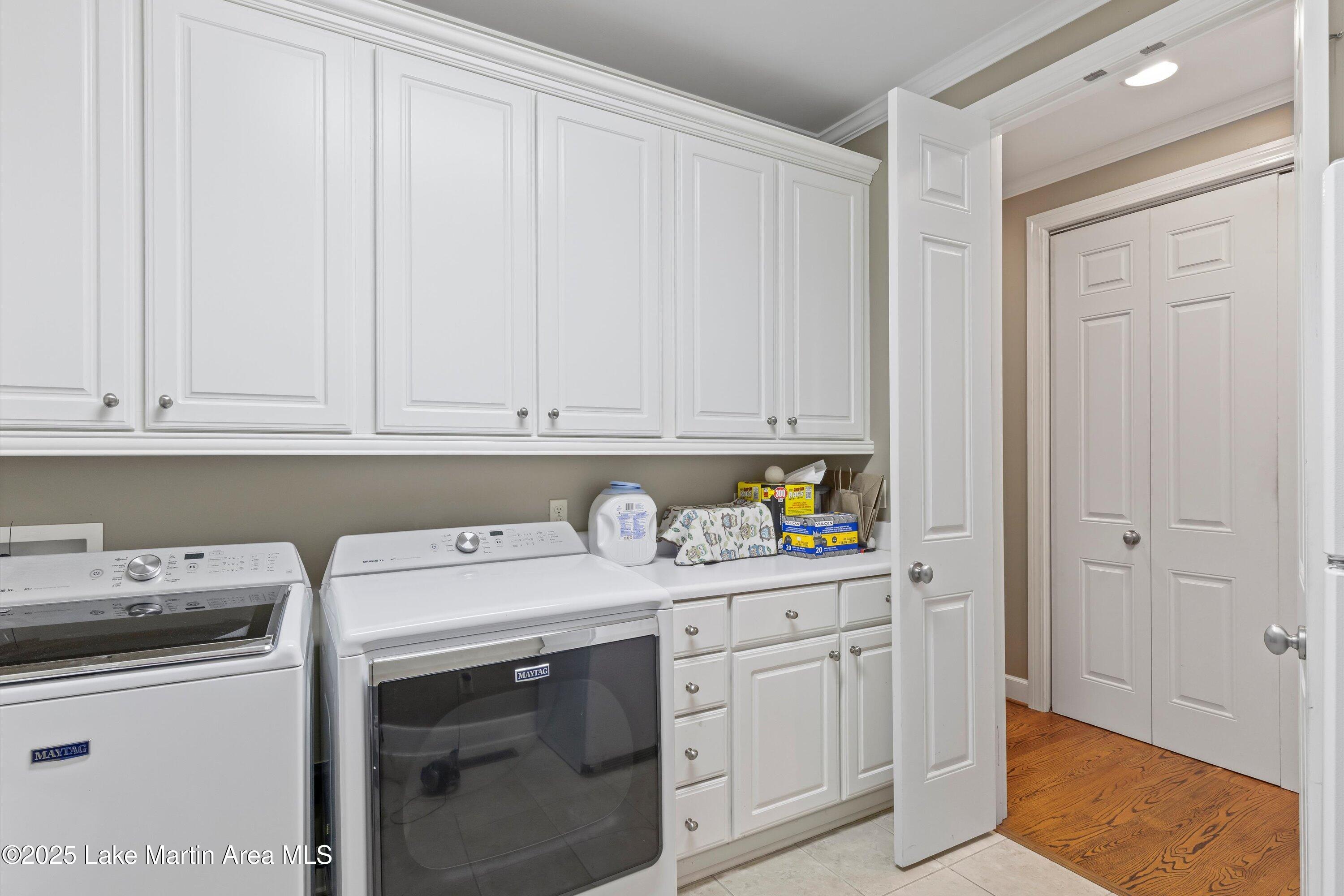 Alexander City, Alabama, 35010, United States, 6 Bedrooms Bedrooms, ,5 BathroomsBathrooms,Residential,Active,1953276