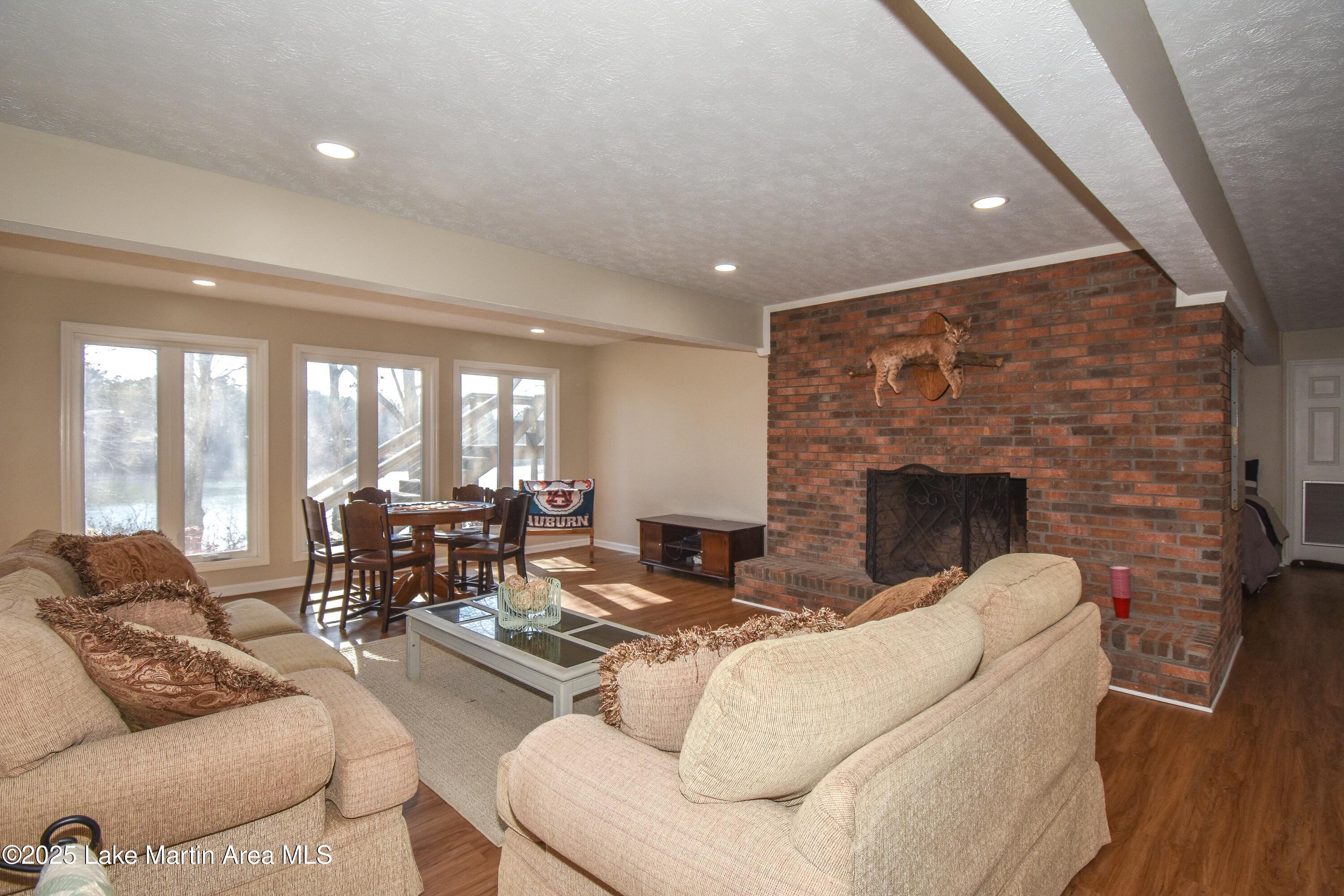 Jacksons Gap, Alabama, 36861, United States, ,5 BathroomsBathrooms,Residential,Active,1770190