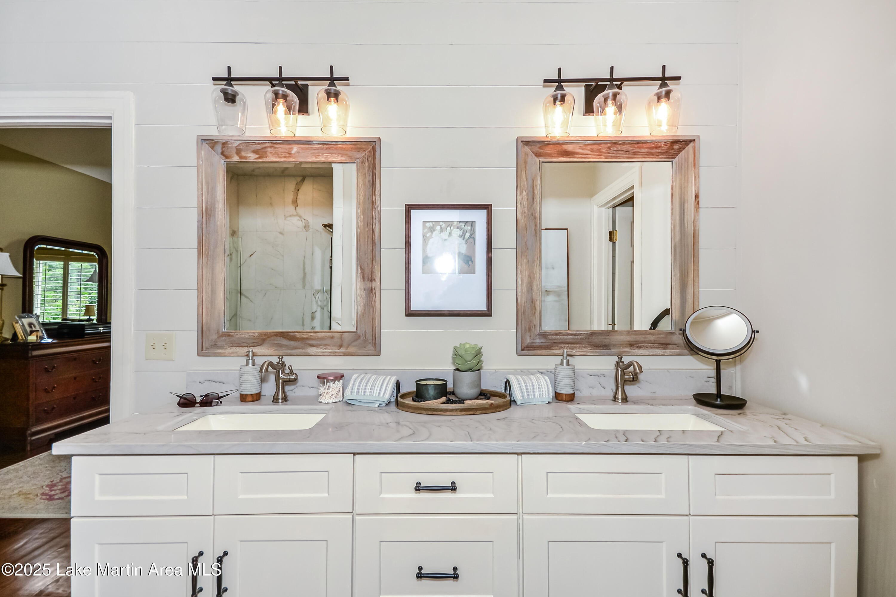 Dadeville, Alabama, 36853, United States, 5 Bedrooms Bedrooms, ,4 BathroomsBathrooms,Residential,Active,1898205