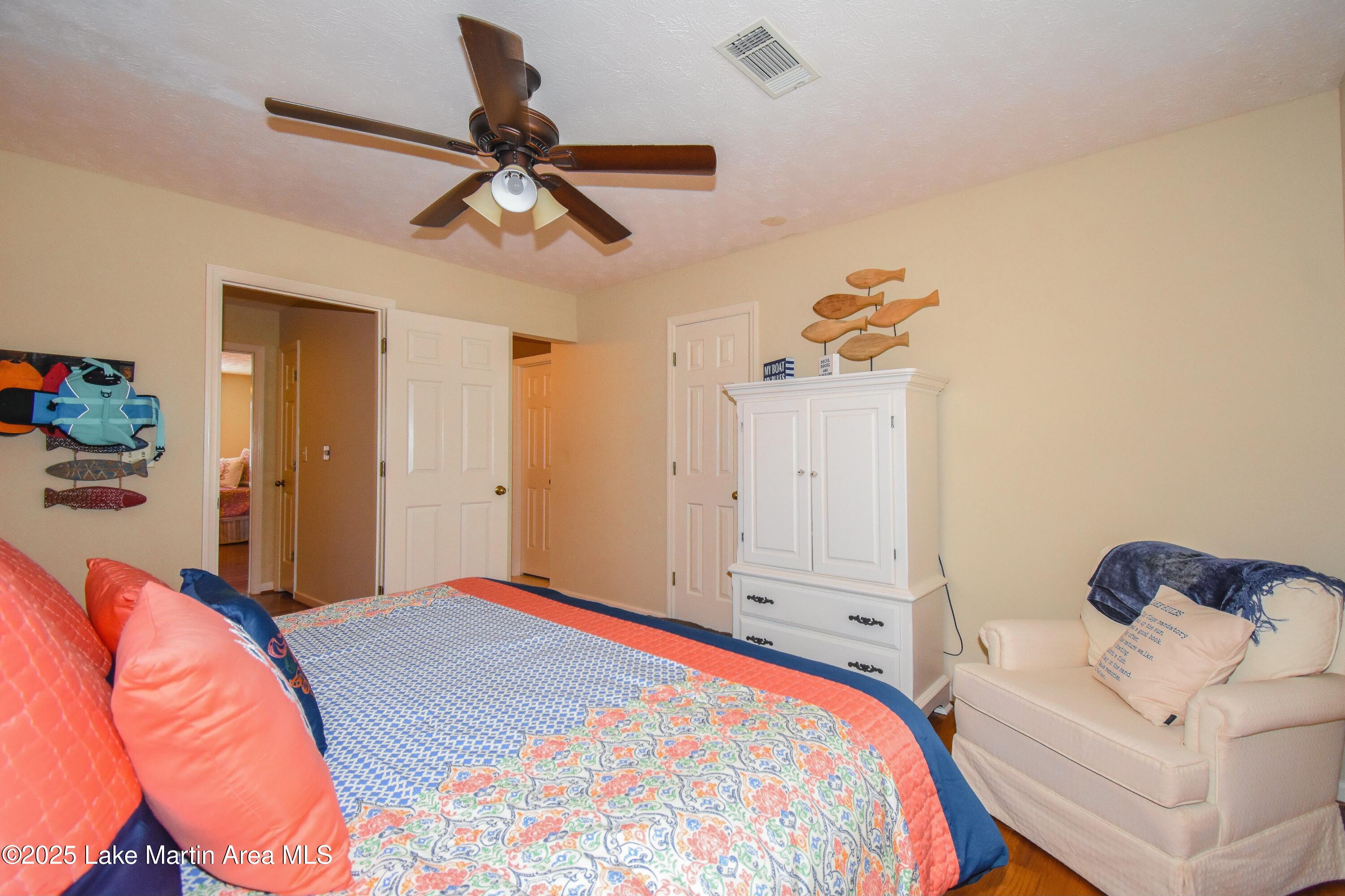 Jacksons Gap, Alabama, 36861, United States, ,5 BathroomsBathrooms,Residential,Active,1770190