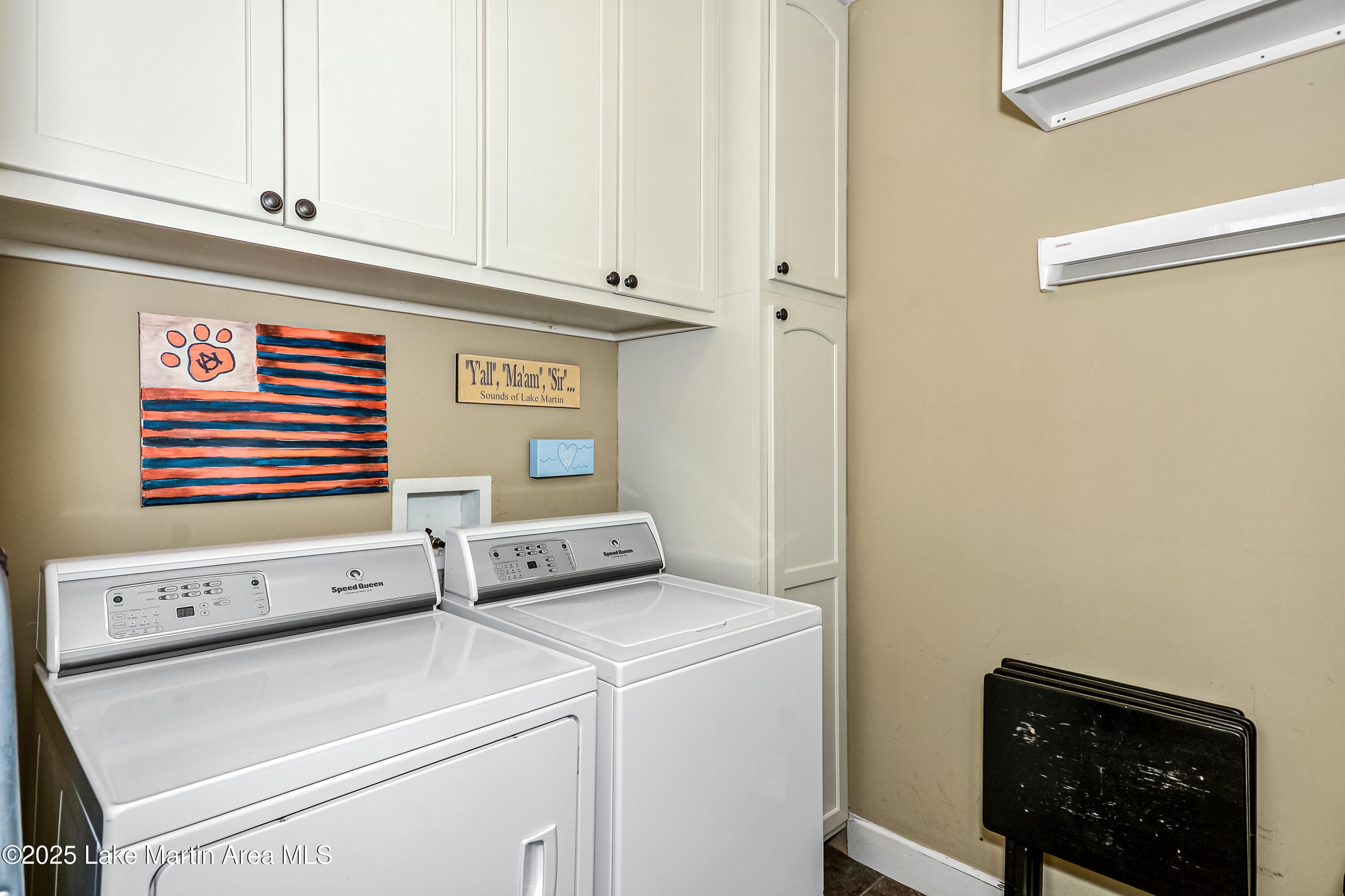 Dadeville, Alabama, 36853, United States, 5 Bedrooms Bedrooms, ,4 BathroomsBathrooms,Residential,Active,1898205