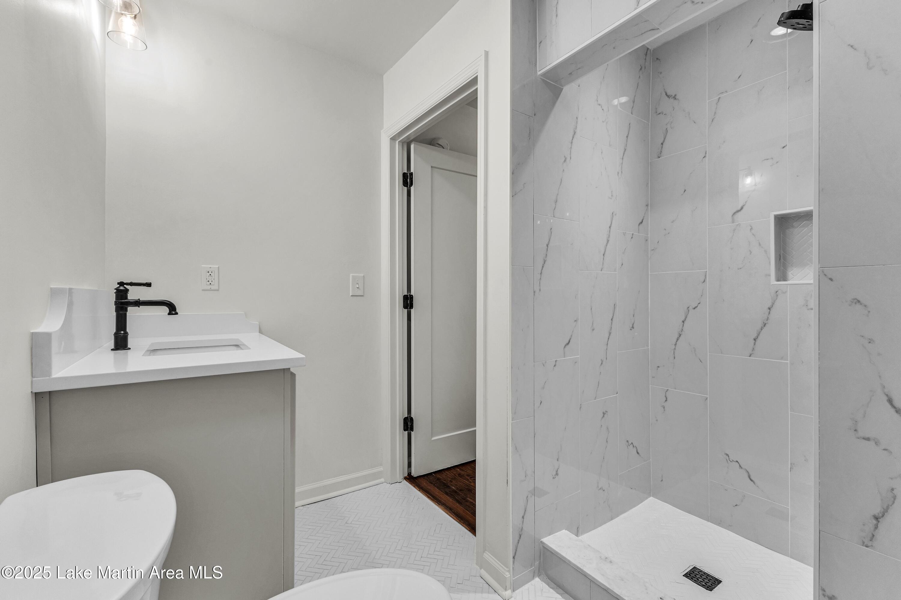 Eclectic, Alabama, 36024, United States, 4 Bedrooms Bedrooms, ,3 BathroomsBathrooms,Residential,Active,1946326