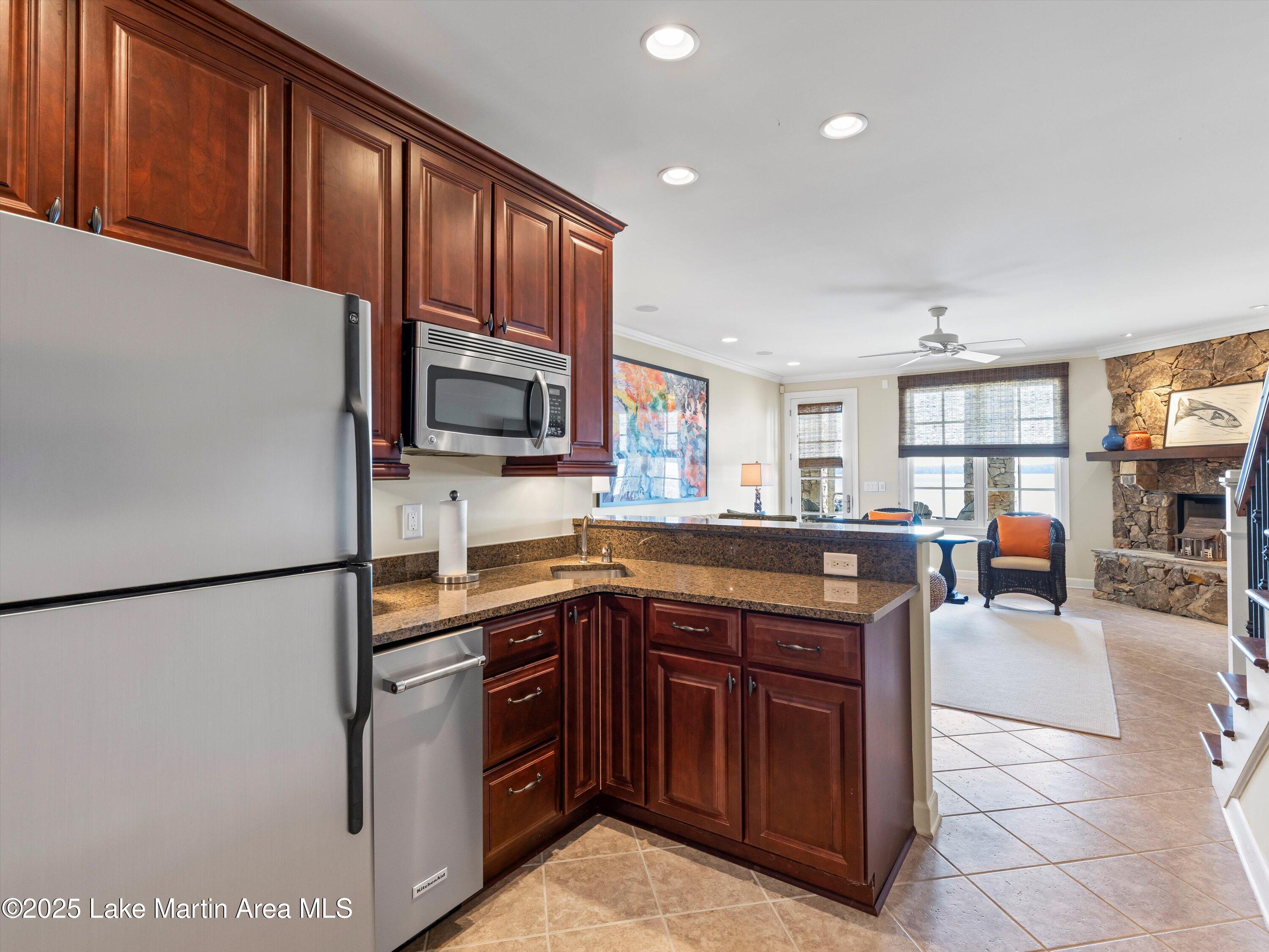 Alexander City, Alabama, 35010, United States, 6 Bedrooms Bedrooms, ,2 BathroomsBathrooms,Residential,Active,1990586