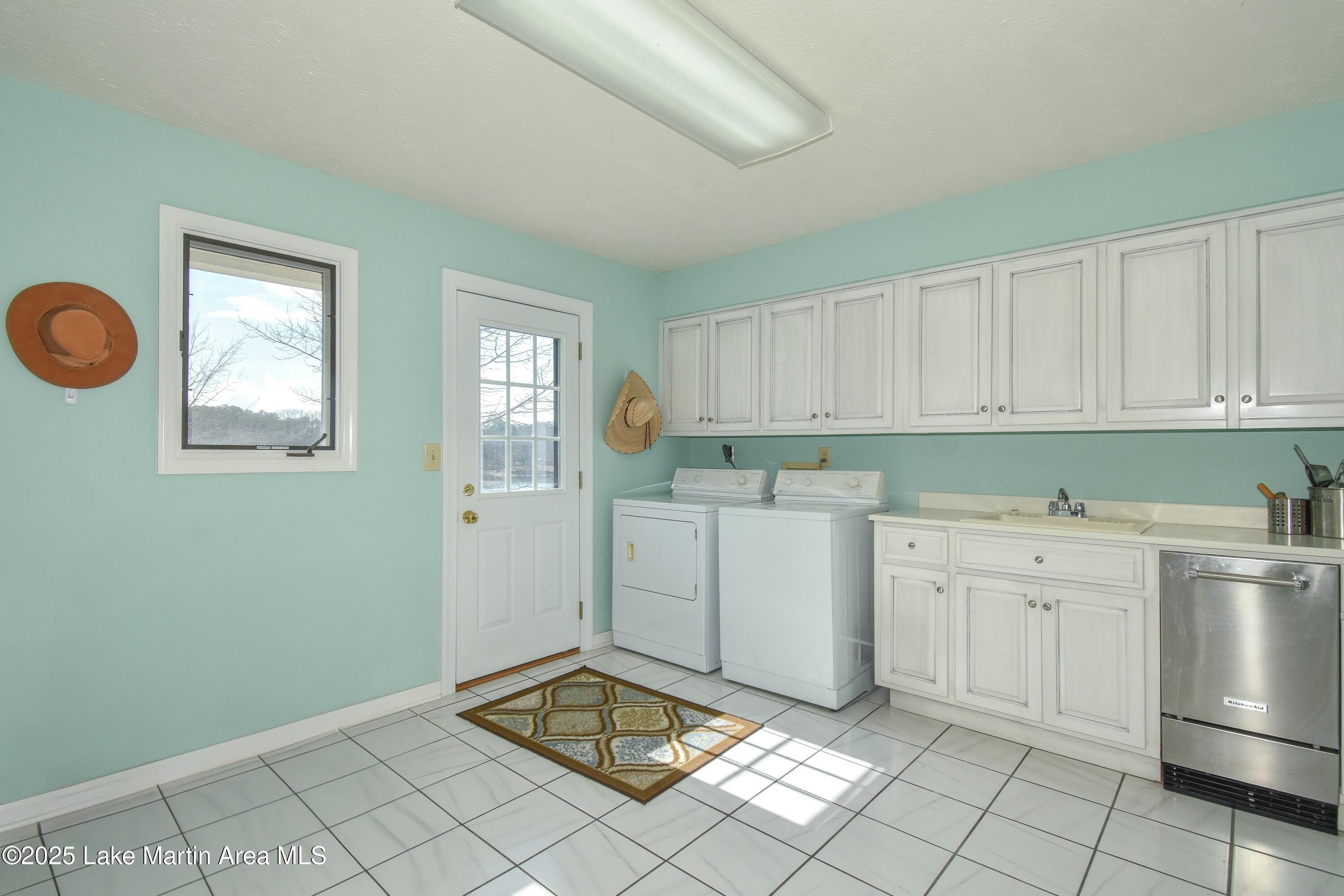 Jacksons Gap, Alabama, 36861, United States, ,5 BathroomsBathrooms,Residential,Active,1770190