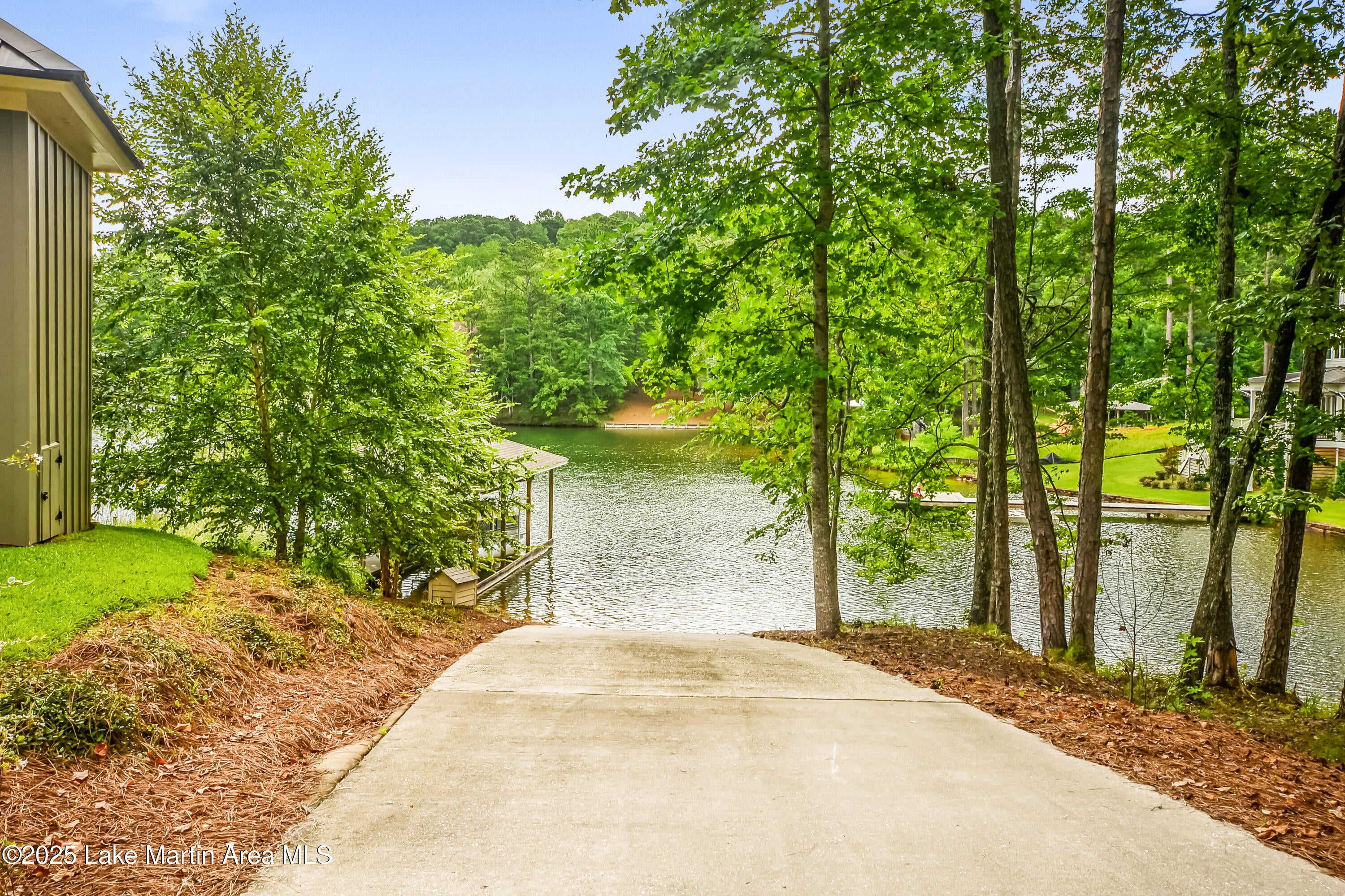 Dadeville, Alabama, 36853, United States, 5 Bedrooms Bedrooms, ,4 BathroomsBathrooms,Residential,Active,1898205