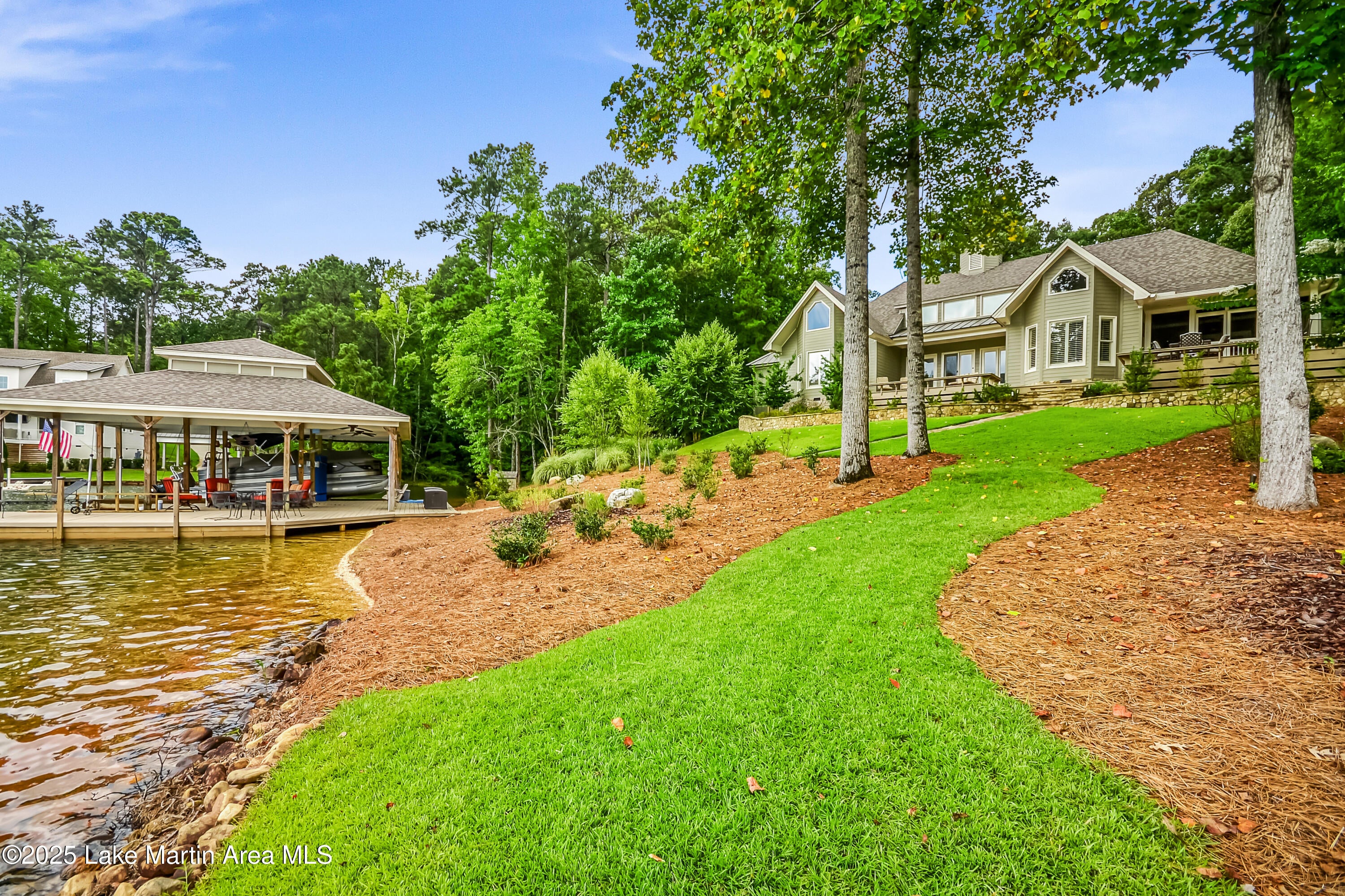 Dadeville, Alabama, 36853, United States, 5 Bedrooms Bedrooms, ,4 BathroomsBathrooms,Residential,Active,1898205