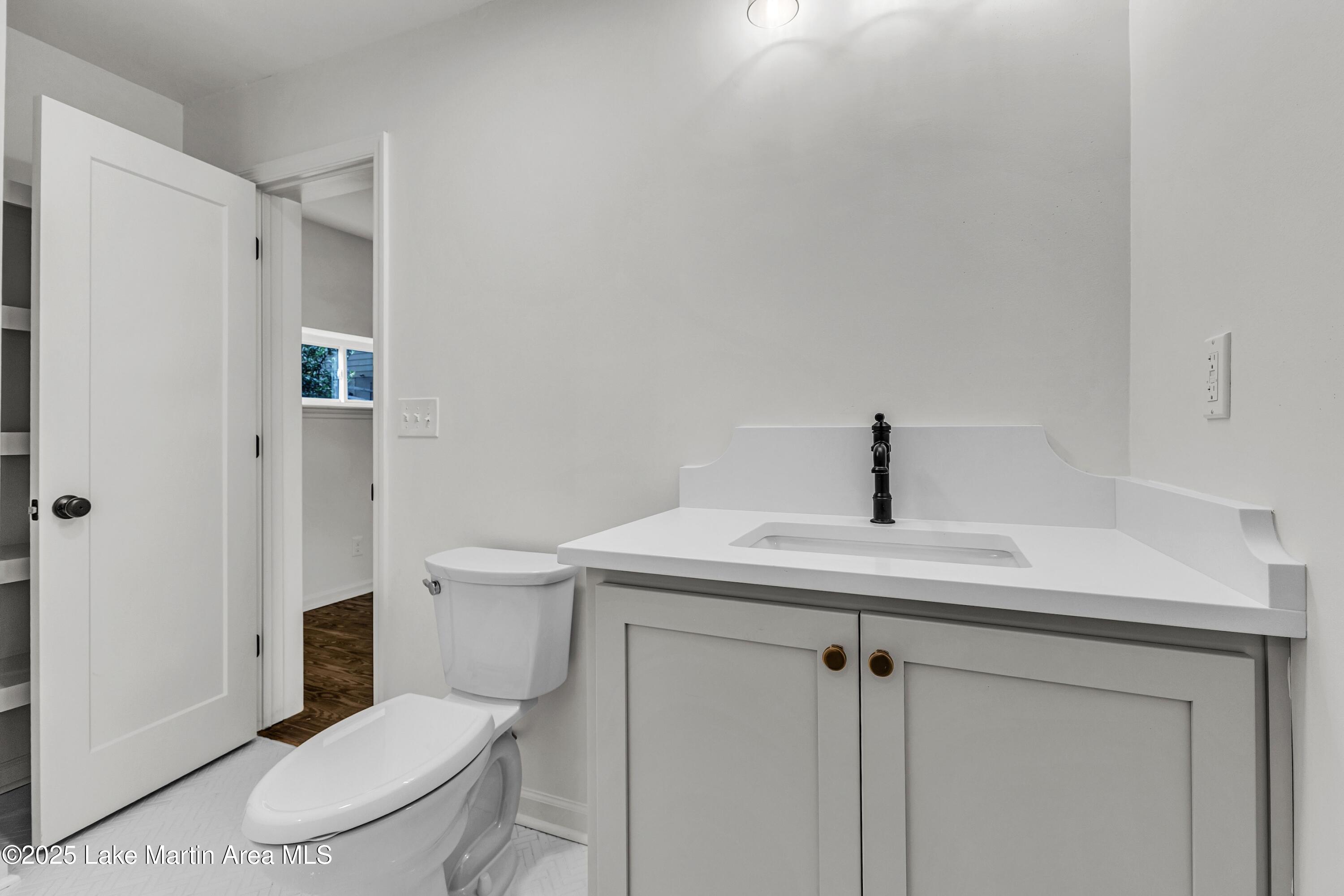 Eclectic, Alabama, 36024, United States, 4 Bedrooms Bedrooms, ,3 BathroomsBathrooms,Residential,Active,1946326