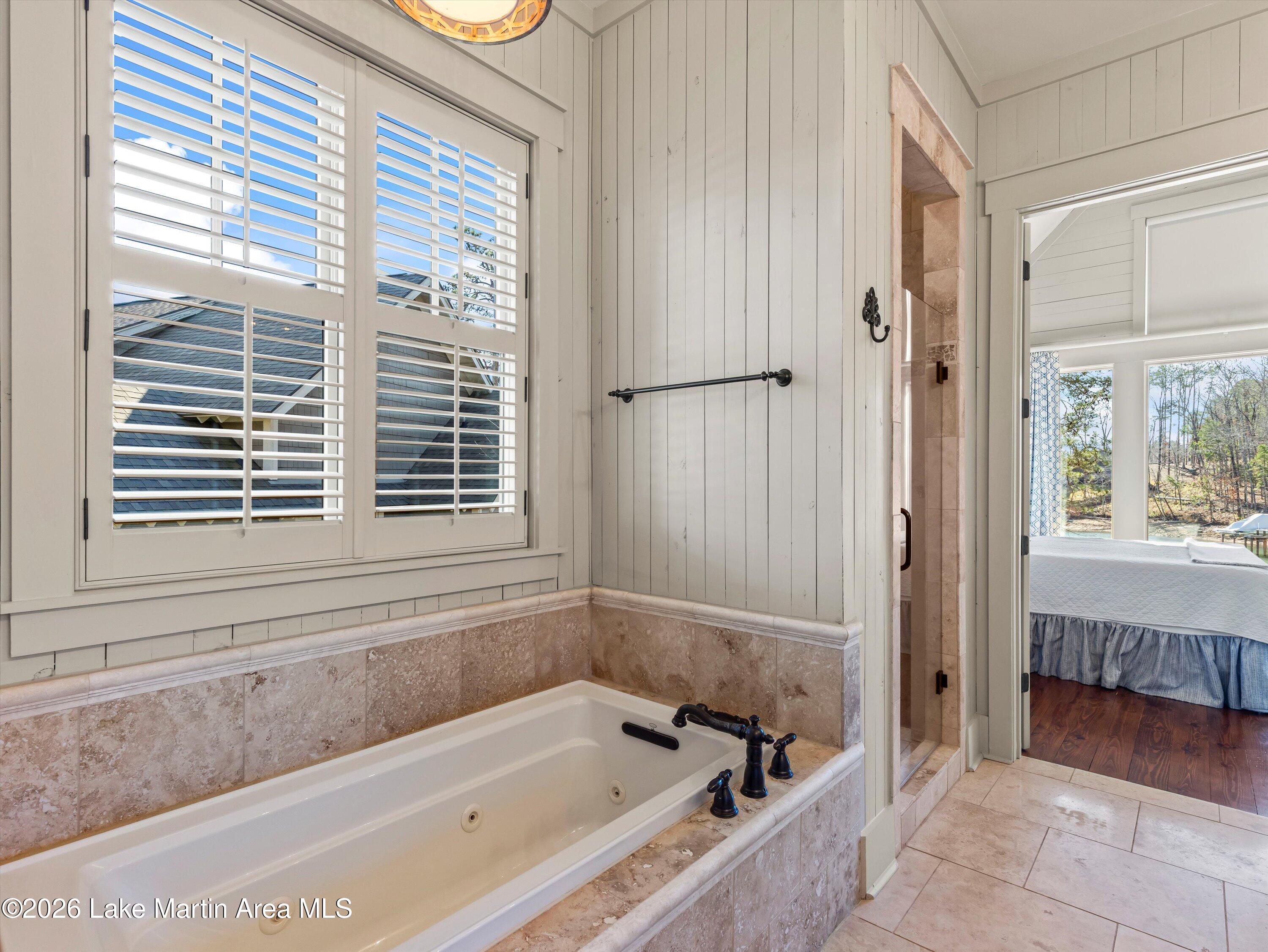 Alexander City, Alabama, 35010, United States, 4 Bedrooms Bedrooms, ,5 BathroomsBathrooms,Residential,Active,2011849