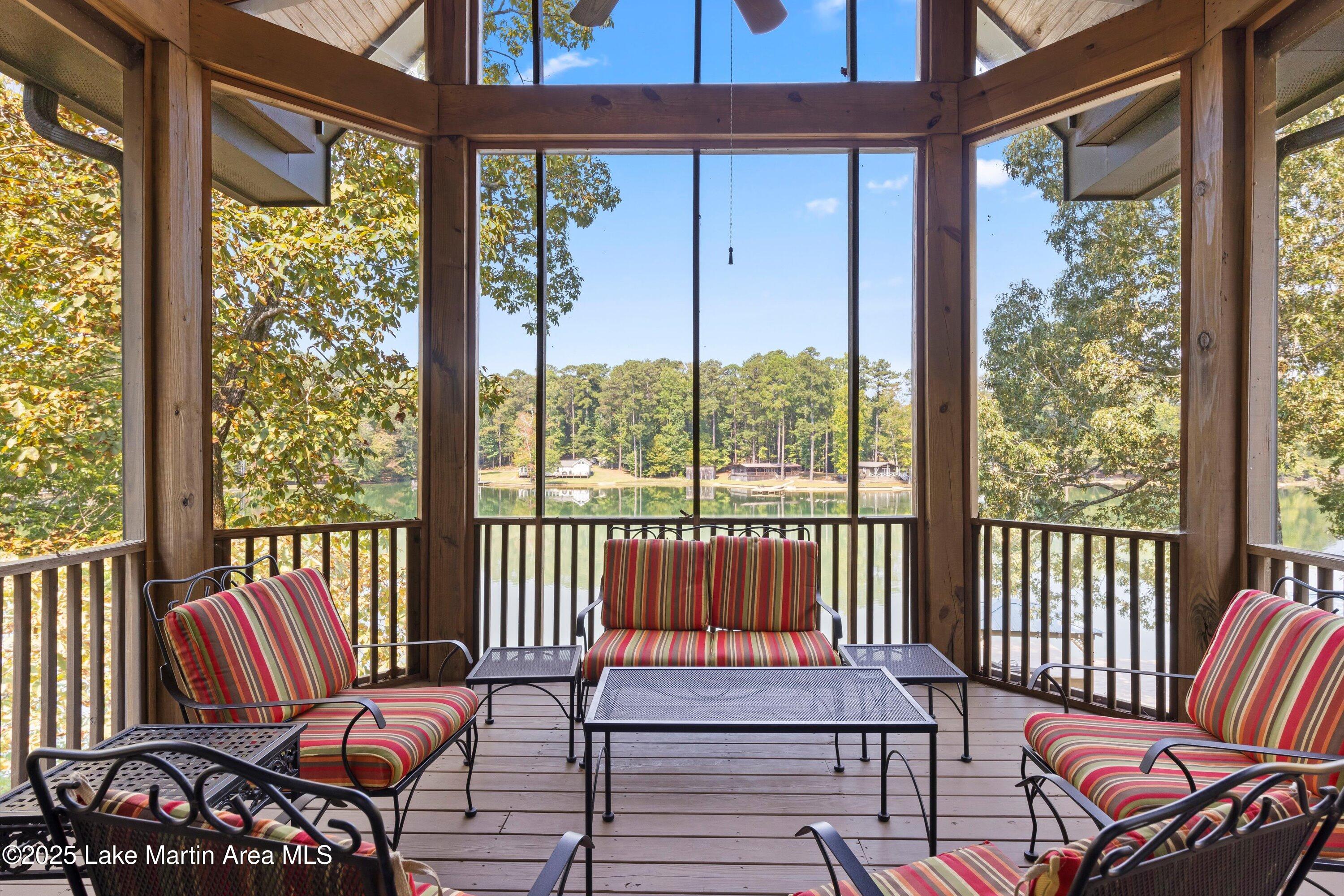 Alexander City, Alabama, 35010, United States, 6 Bedrooms Bedrooms, ,5 BathroomsBathrooms,Residential,Active,1953276