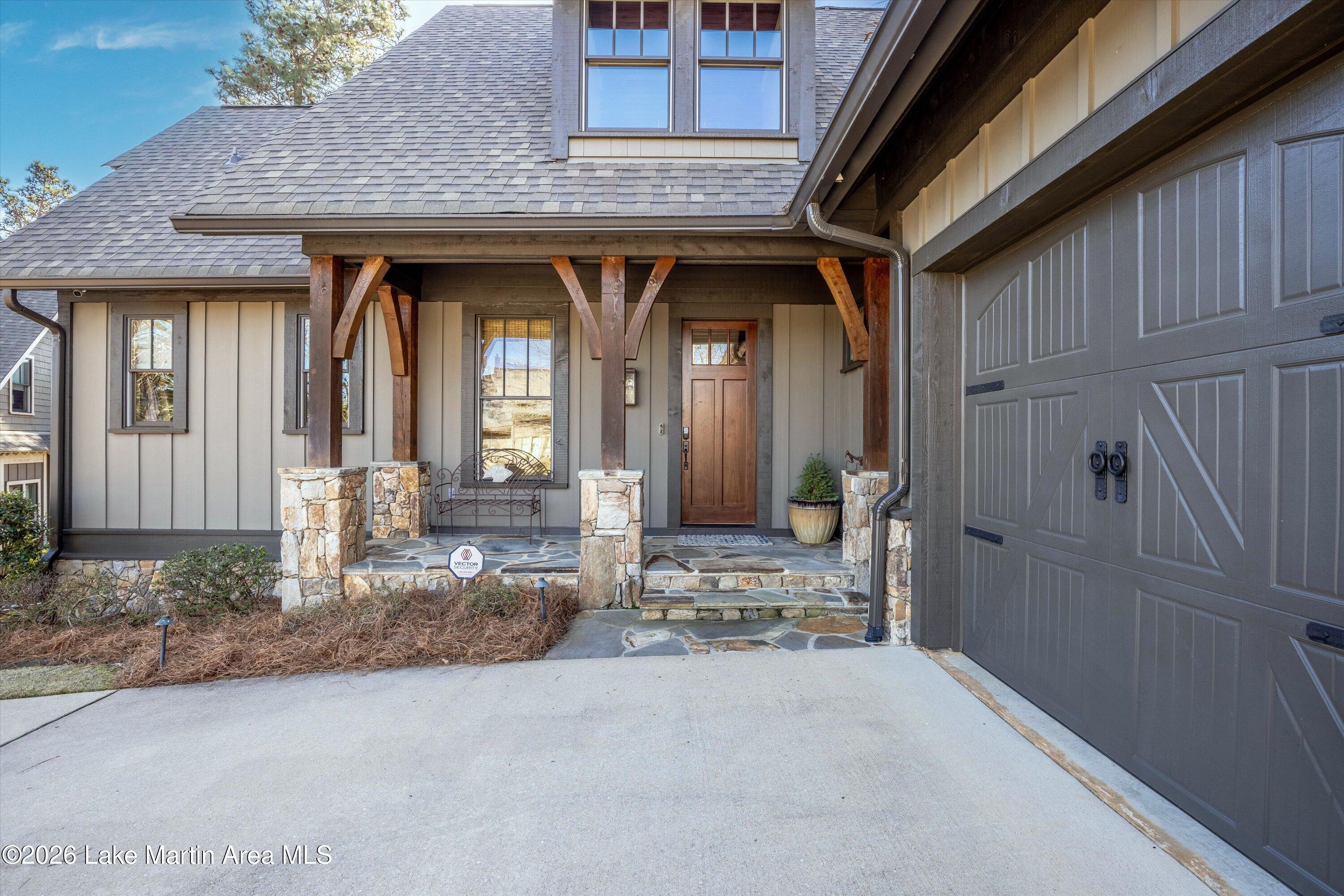 Alexander City, Alabama, 35010, United States, 4 Bedrooms Bedrooms, ,5 BathroomsBathrooms,Residential,Active,2011849