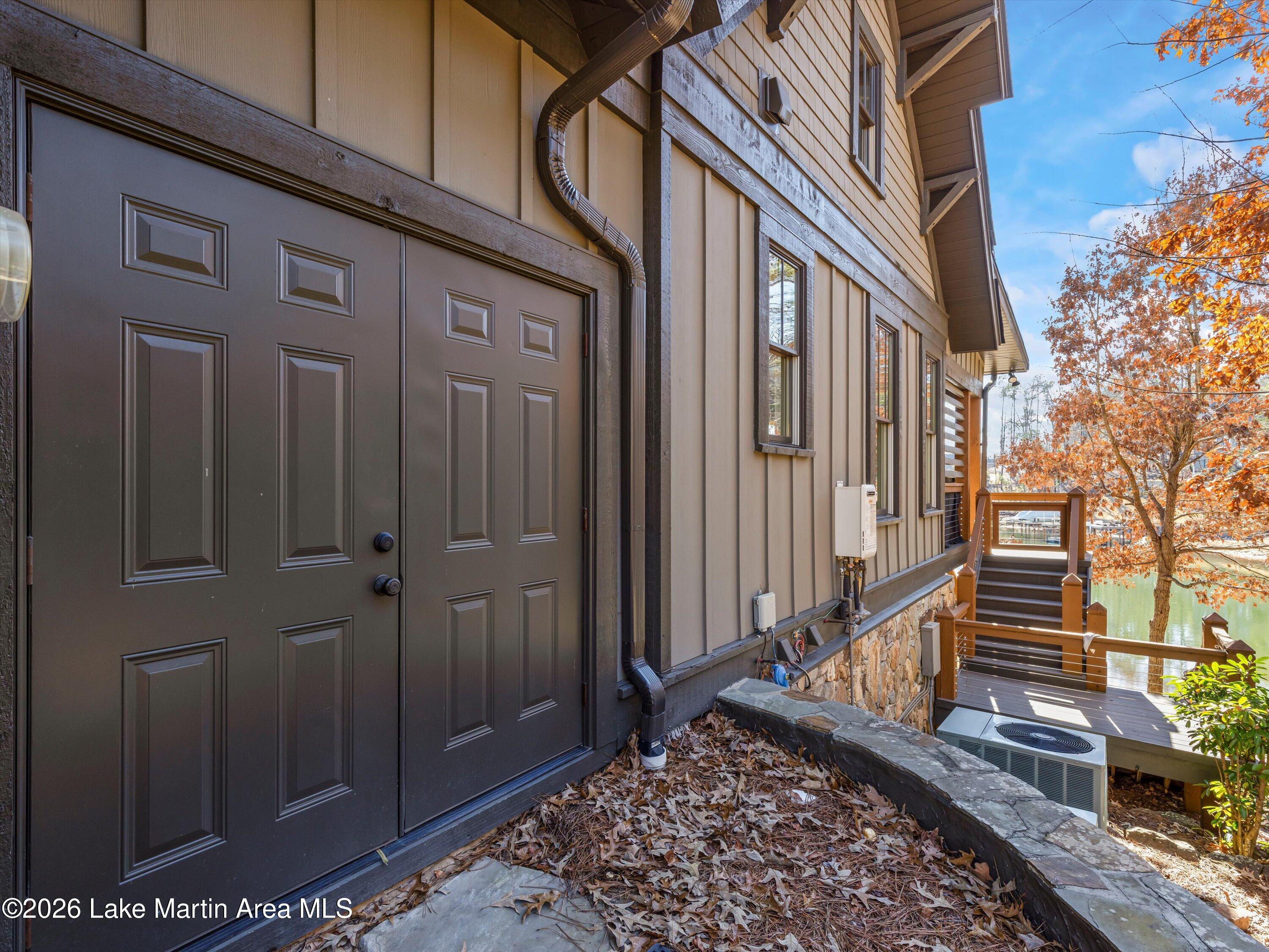 Alexander City, Alabama, 35010, United States, 4 Bedrooms Bedrooms, ,5 BathroomsBathrooms,Residential,Active,2011849