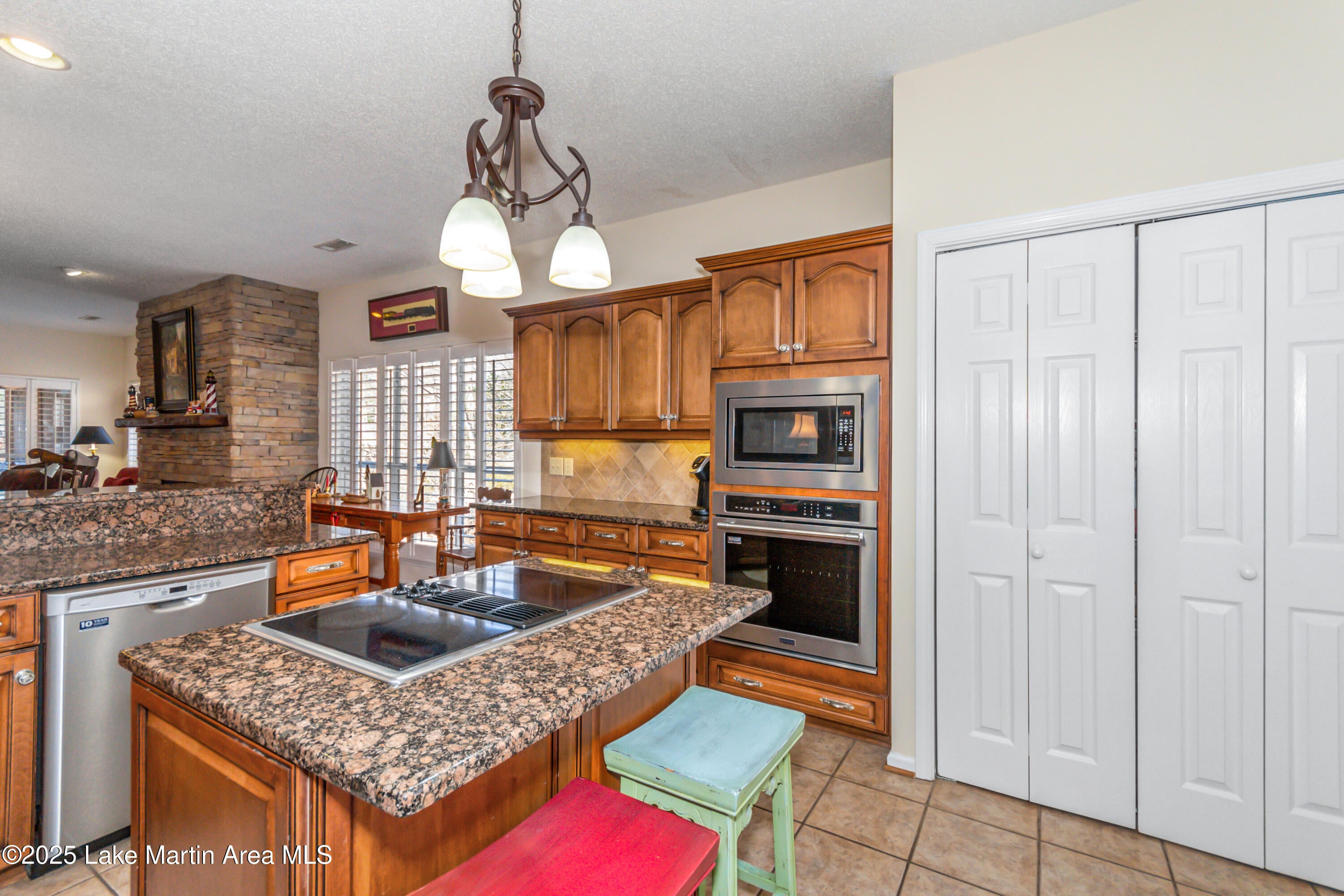 Jacksons Gap, Alabama, 36861, United States, 3 Bedrooms Bedrooms, ,4 BathroomsBathrooms,Residential,Active,1756381