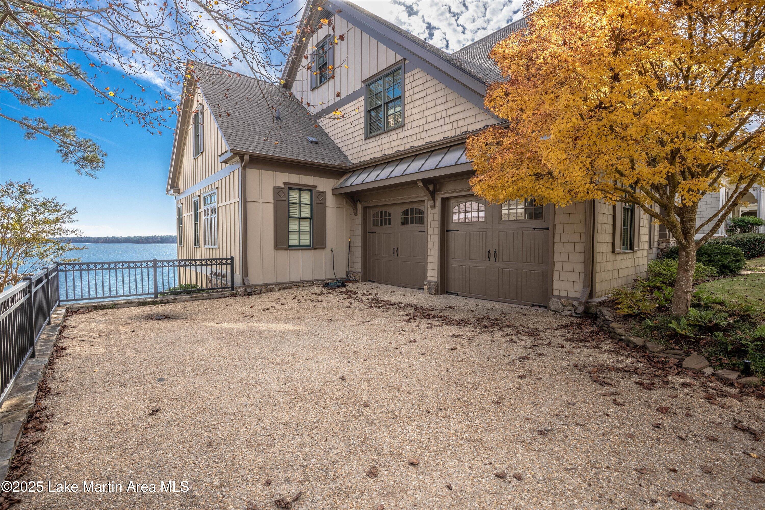 Alexander City, Alabama, 35010, United States, 6 Bedrooms Bedrooms, ,2 BathroomsBathrooms,Residential,Active,1990586