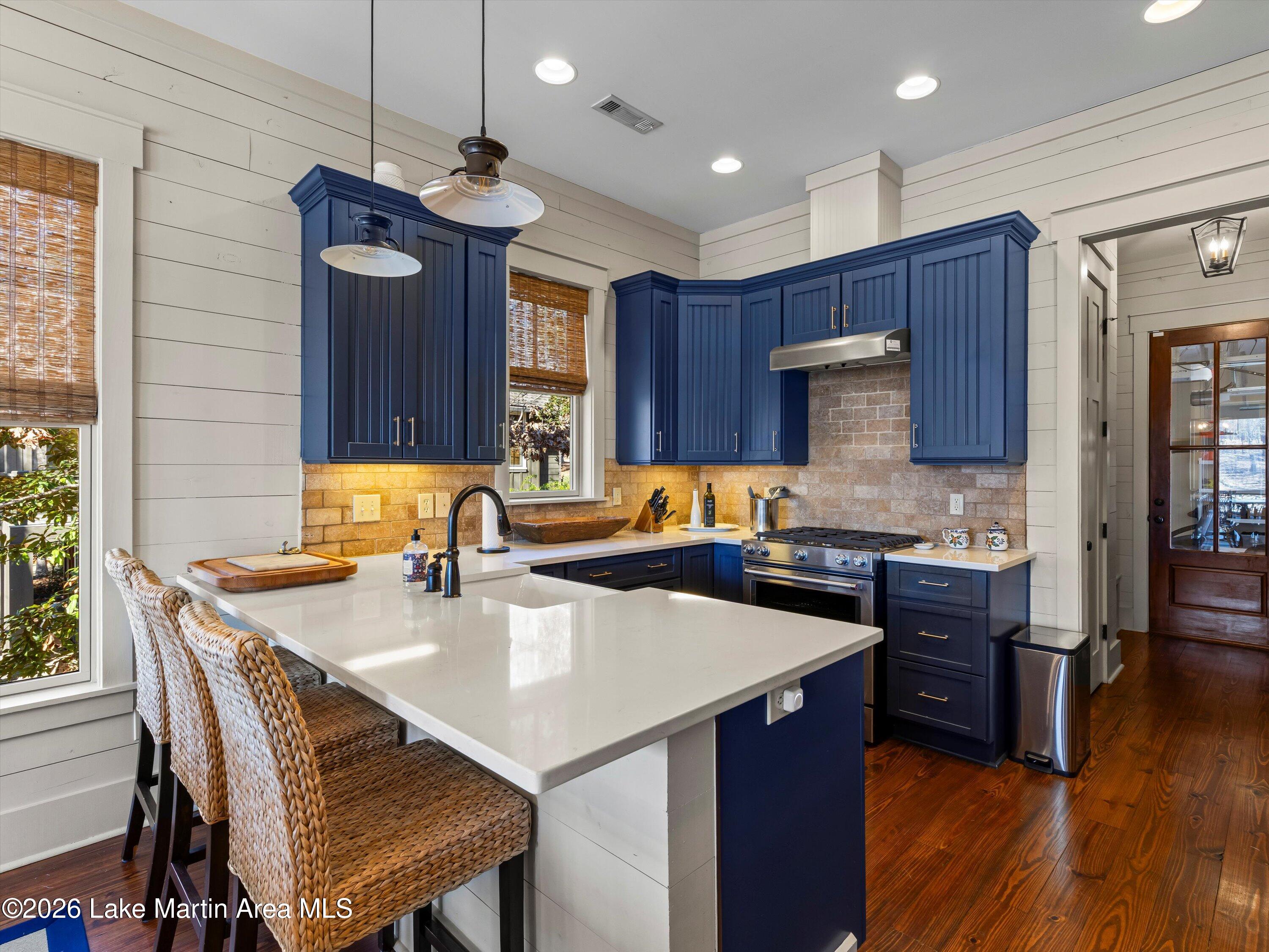 Alexander City, Alabama, 35010, United States, 4 Bedrooms Bedrooms, ,5 BathroomsBathrooms,Residential,Active,2011849