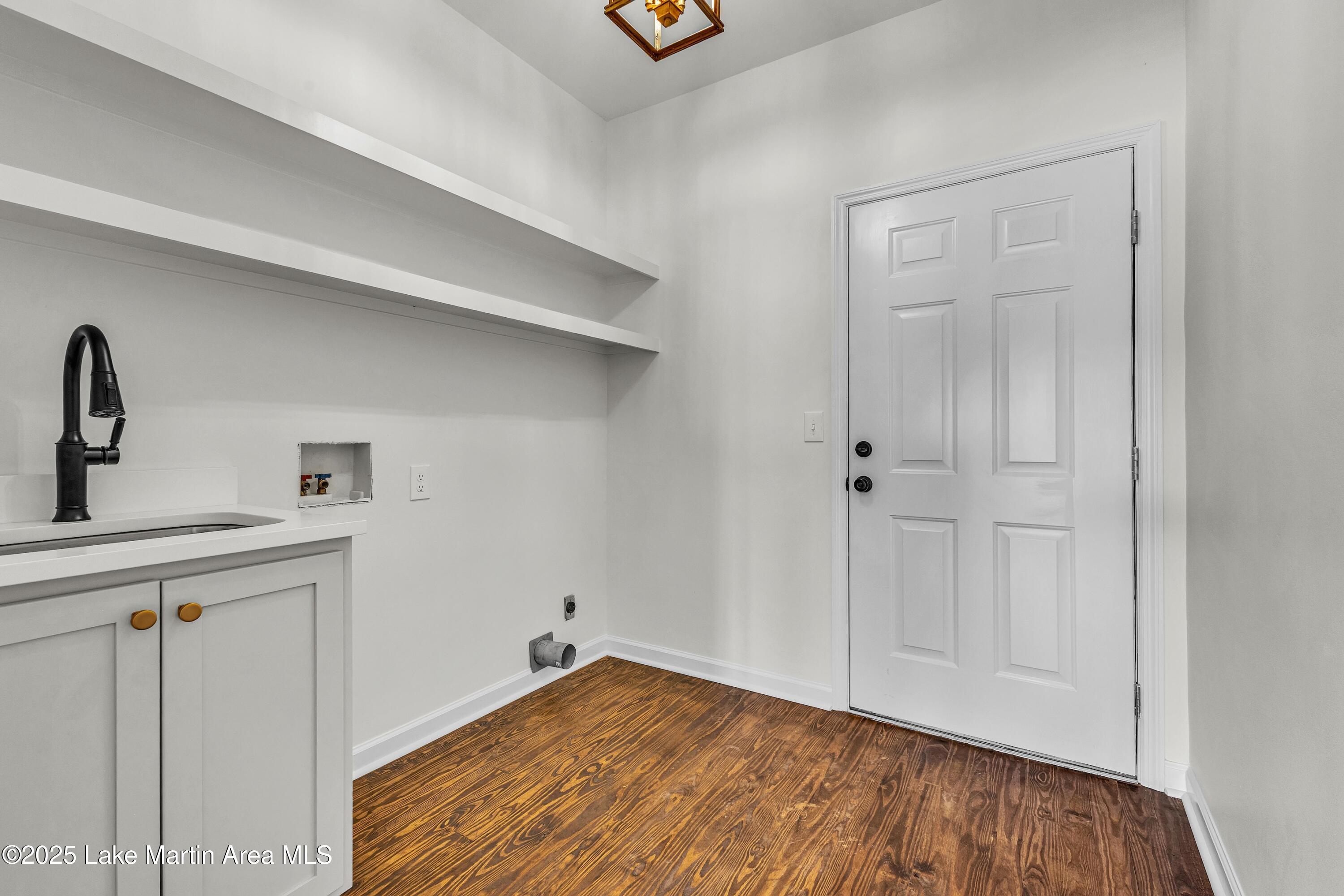 Eclectic, Alabama, 36024, United States, 4 Bedrooms Bedrooms, ,3 BathroomsBathrooms,Residential,Active,1946326