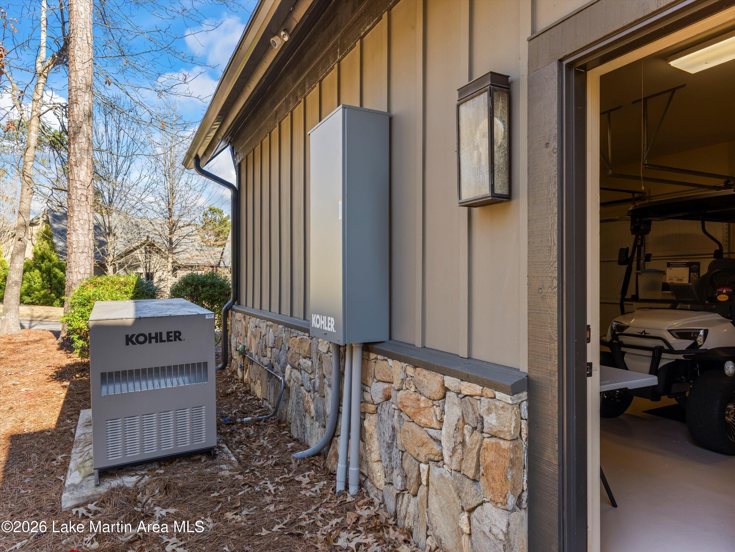 Alexander City, Alabama, 35010, United States, 4 Bedrooms Bedrooms, ,5 BathroomsBathrooms,Residential,Active,2011849